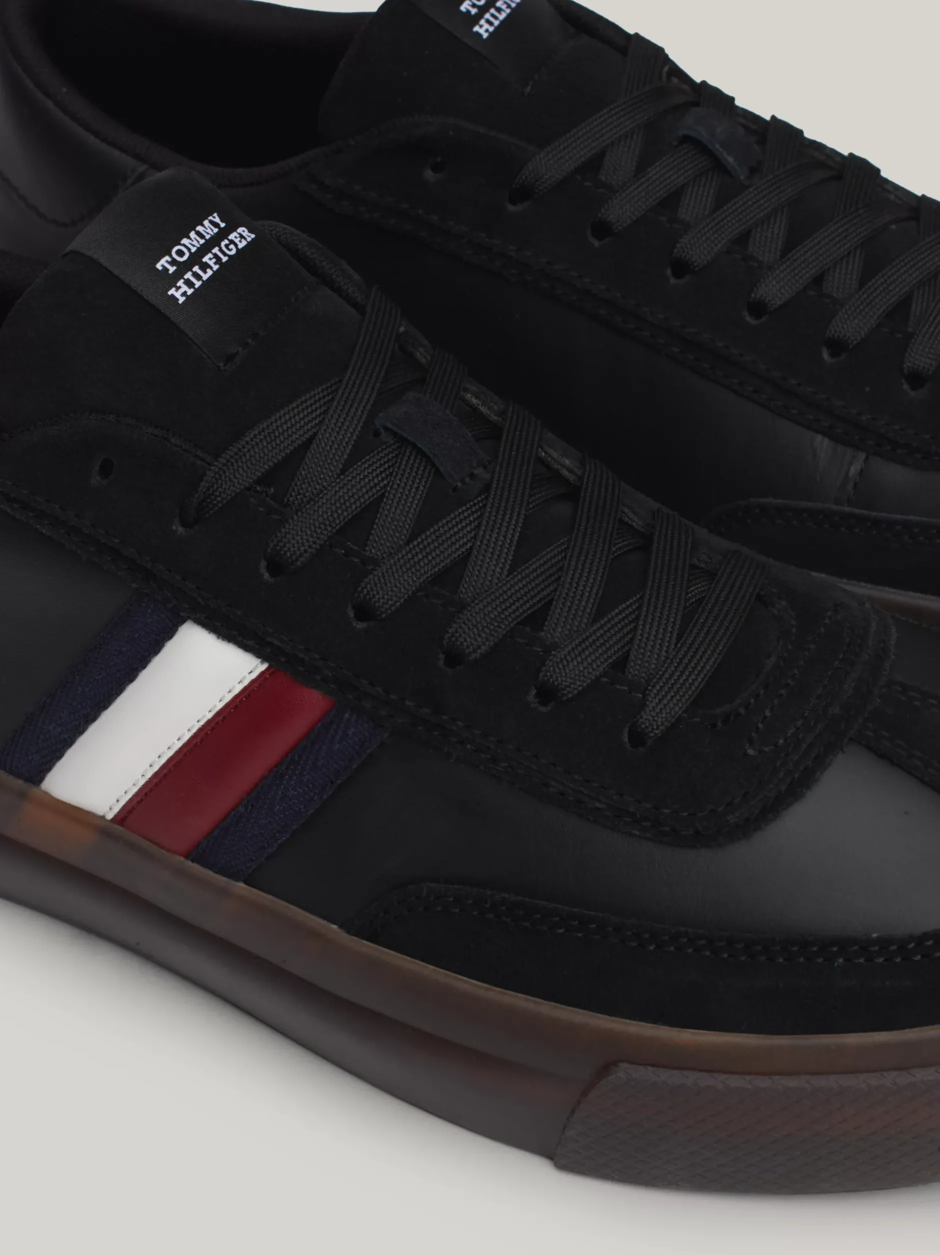 Sneakersy*Tommy Hilfiger Skórzane Tenisówki Z Sygnowaną Taśmą BLACK