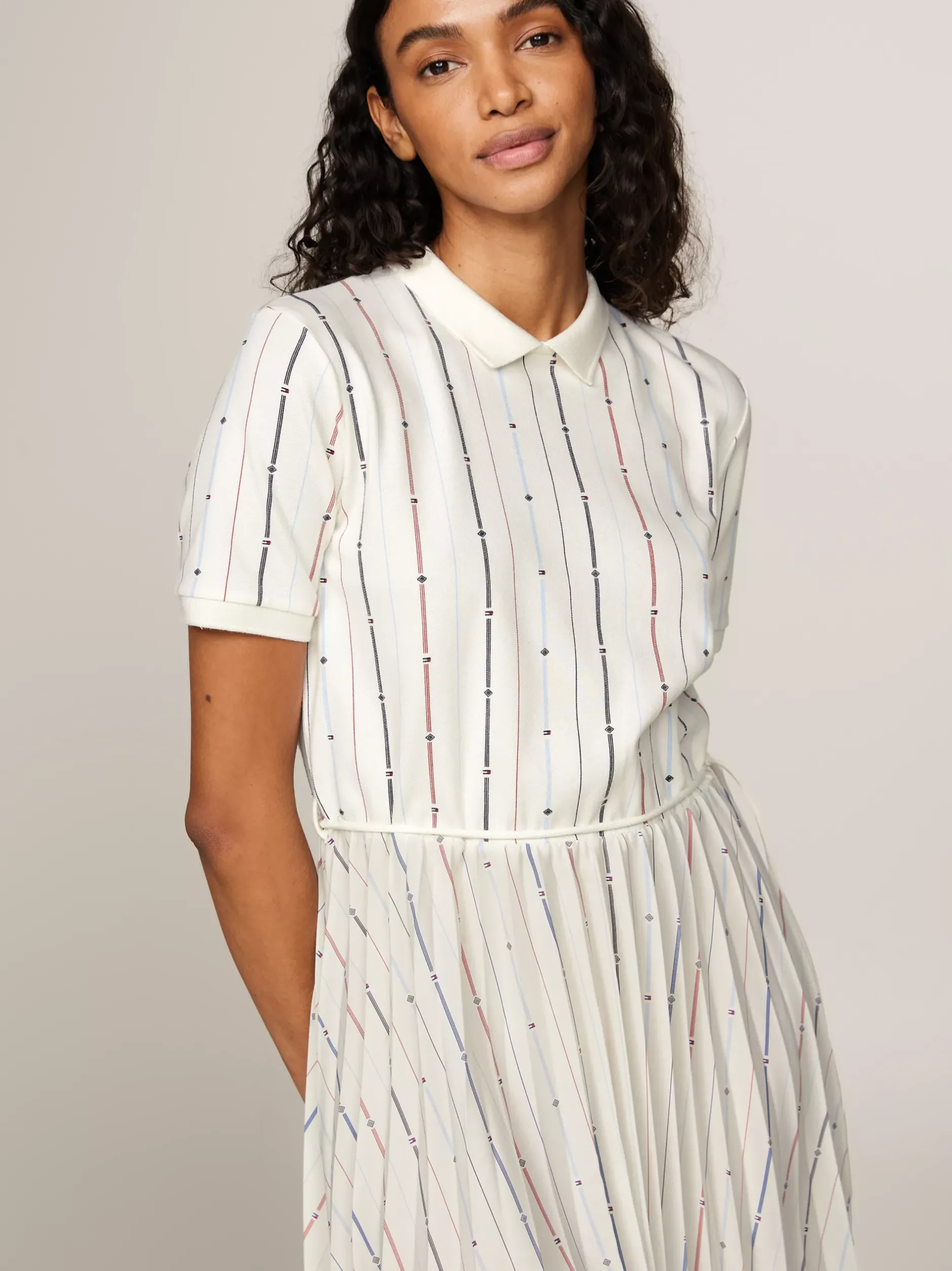 Sukienki*Tommy Hilfiger Sukienka Midi Z Kołnierzykiem Polo FOULARD FLAG STP/ MULTI