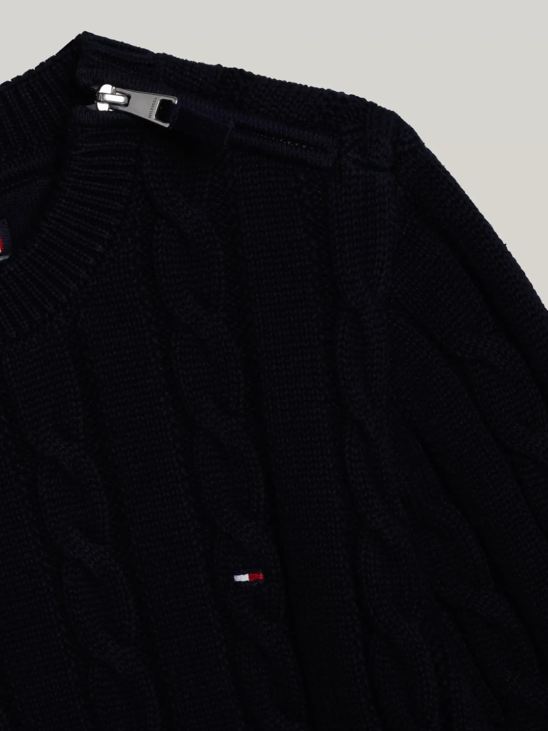 Dzianina*Tommy Hilfiger Sweter Adaptive O Splocie Warkoczowym DESERT SKY