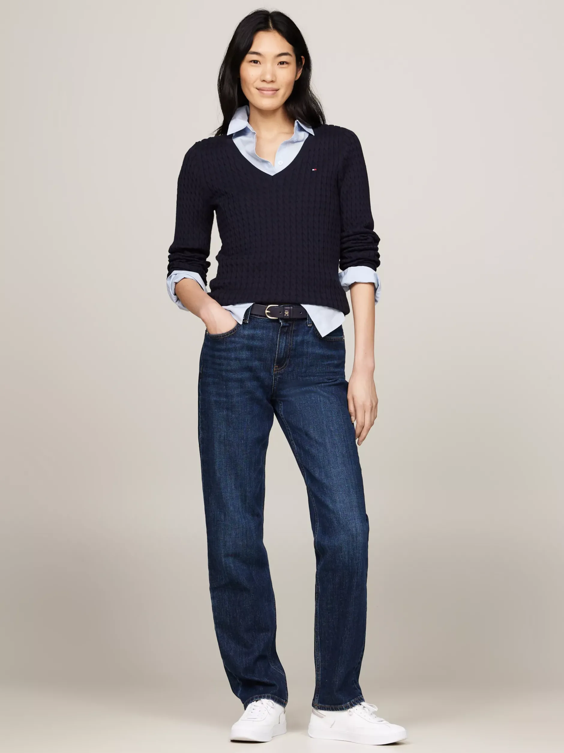 Swetry|Dzianina*Tommy Hilfiger Sweter O Warkoczowym Splocie Z Dekoltem W Szpic DESERT SKY