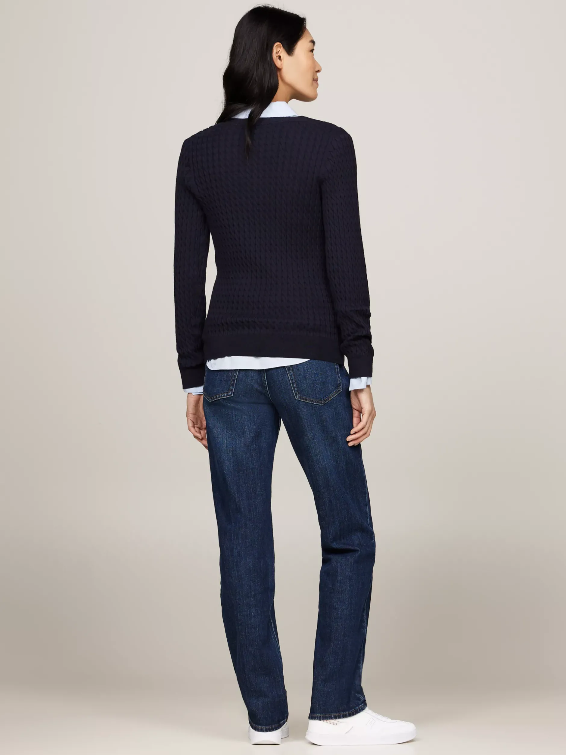 Swetry|Dzianina*Tommy Hilfiger Sweter O Warkoczowym Splocie Z Dekoltem W Szpic DESERT SKY