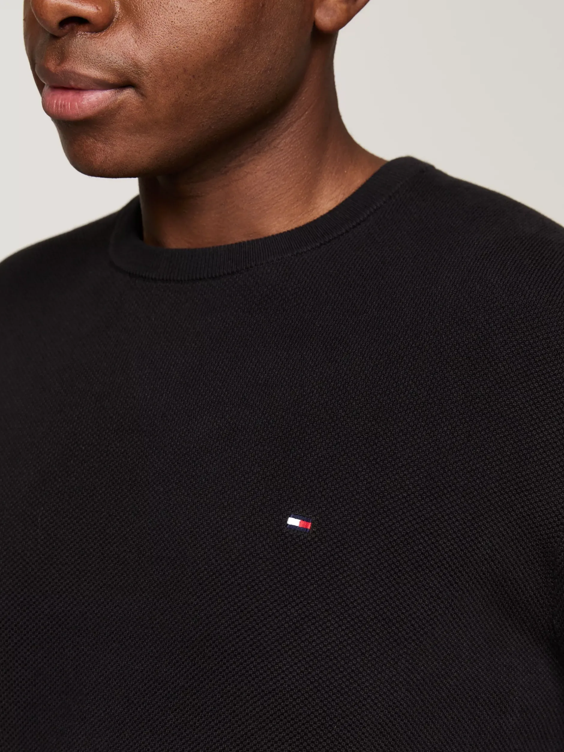 Swetry Z Okrągłym Dekoltem|Swetry*Tommy Hilfiger Sweter Z Teksturowanej Dzianiny Z Kolekcji Plus BLACK