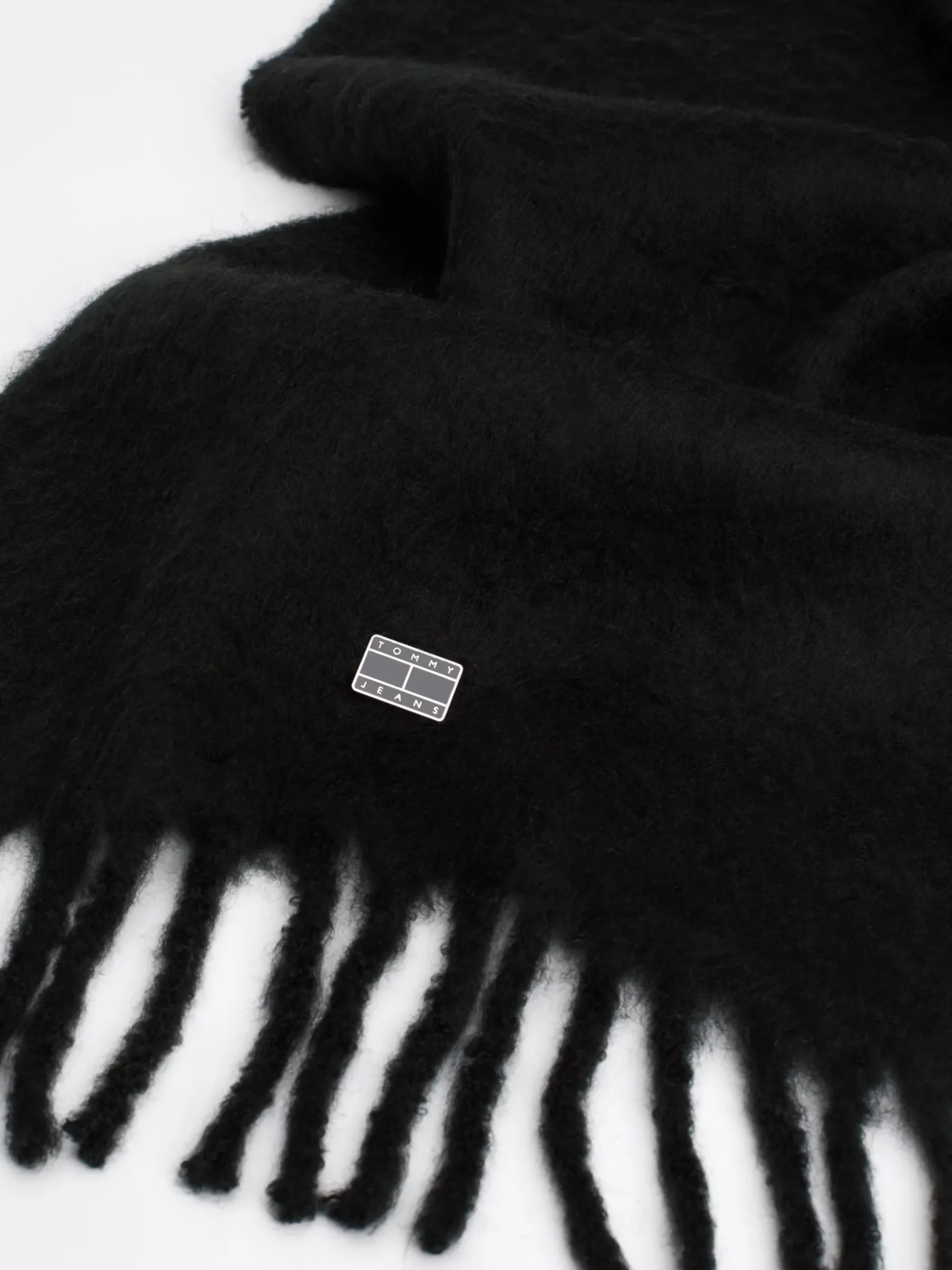 Szaliki|Szaliki*Tommy Hilfiger Szal City Z Metalowym Logo BLACK