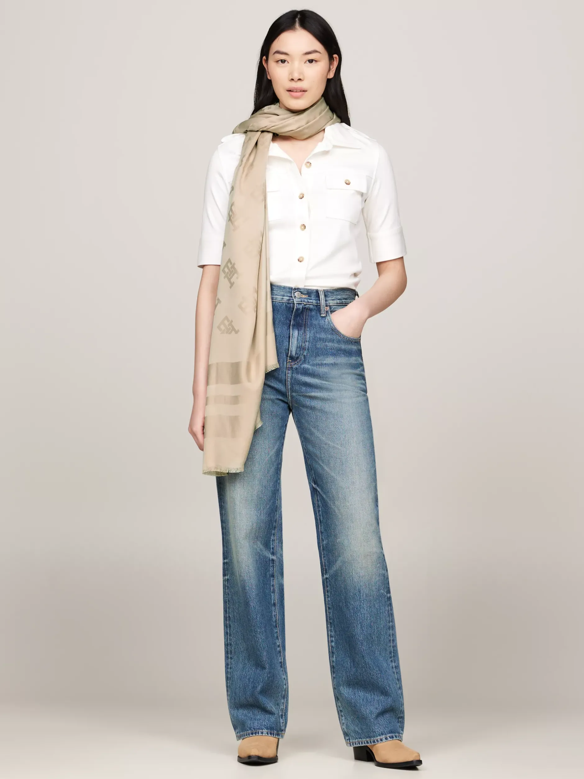Szaliki|Szaliki*Tommy Hilfiger Szal Z Lekkiej Tkaniny Z Monogramem TH CLASSIC BEIGE