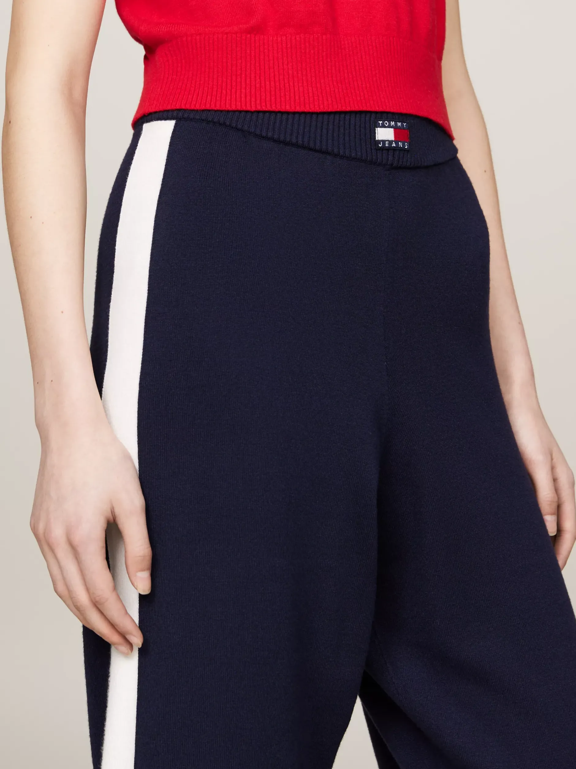 Spodnie*Tommy Hilfiger Szerokie Dzianinowe Joggery Z Naszywką DARK NIGHT NAVY