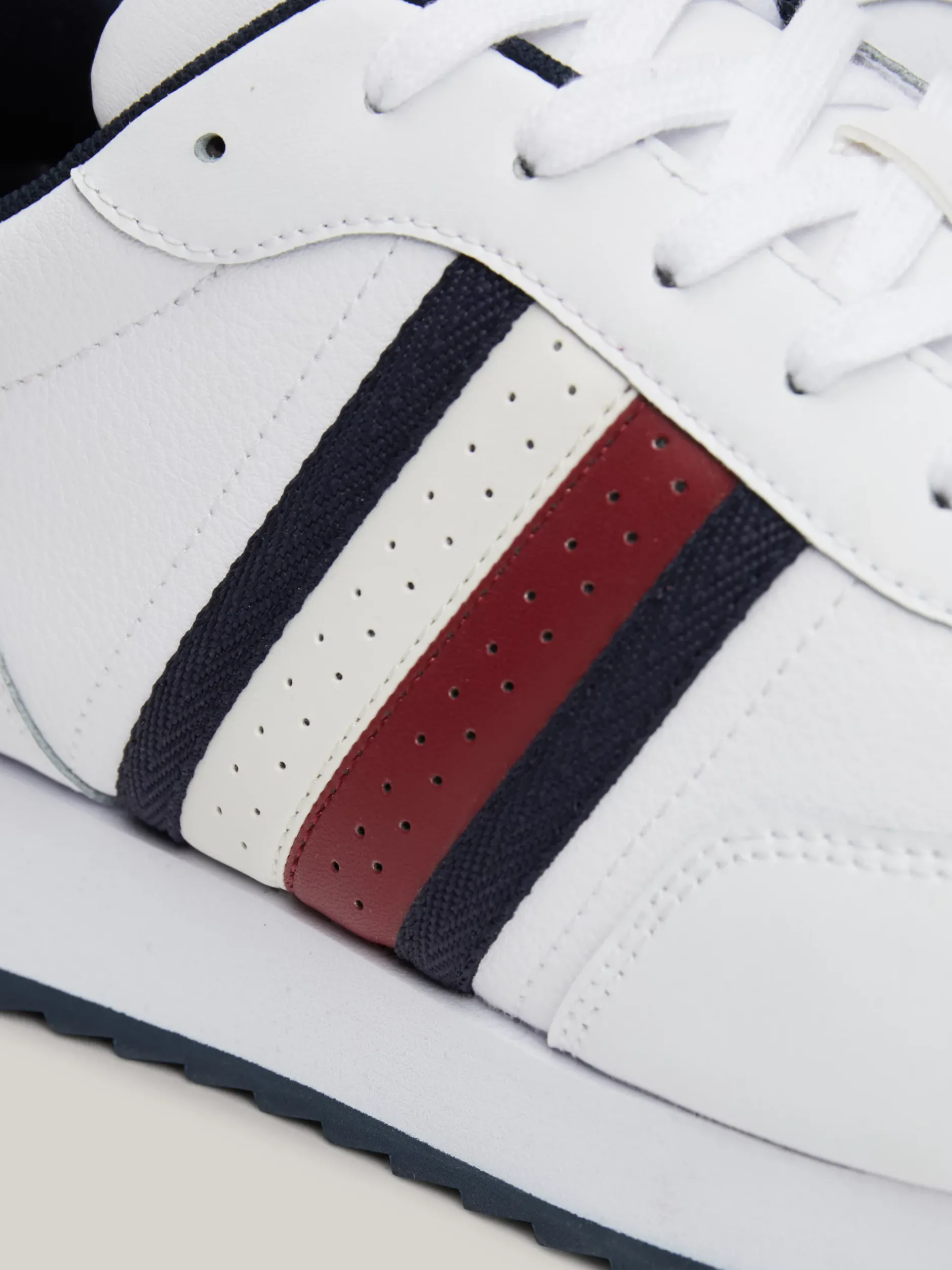 White Trainers|Sneakersy*Tommy Hilfiger Sznurowane Buty Sportowe Z Sygnowaną Taśmą WHITE