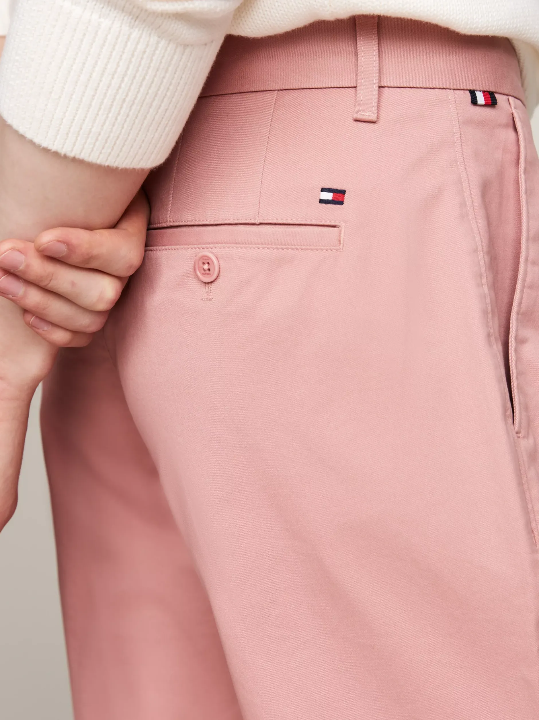 Szorty*Tommy Hilfiger Szorty Brooklyn W Stylu Chinosów Z Kolekcji 1985 TERRA PINK