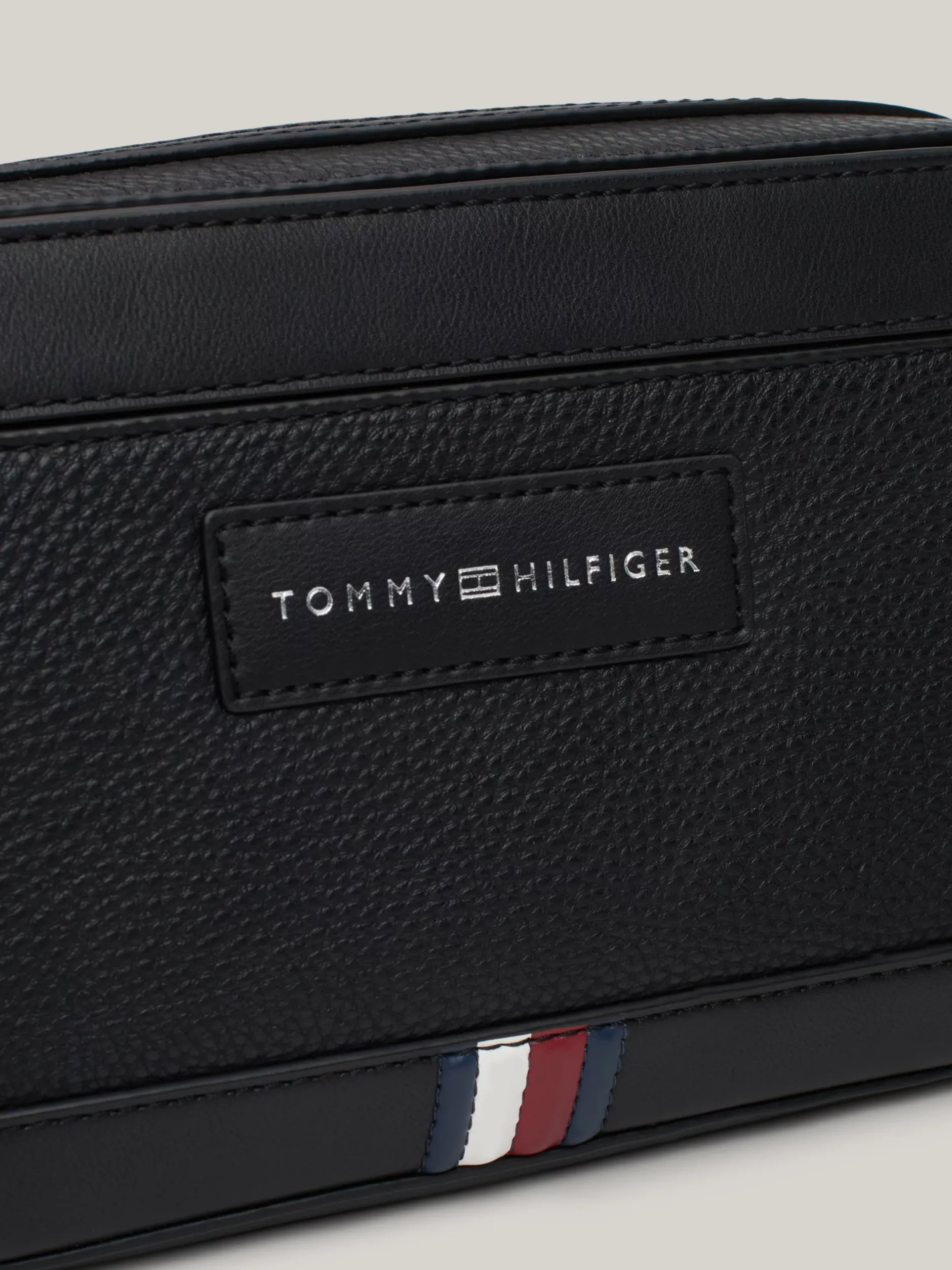 Torebki Na Pasku*Tommy Hilfiger Teksturowana Torba Reporterka TH Business BLACK