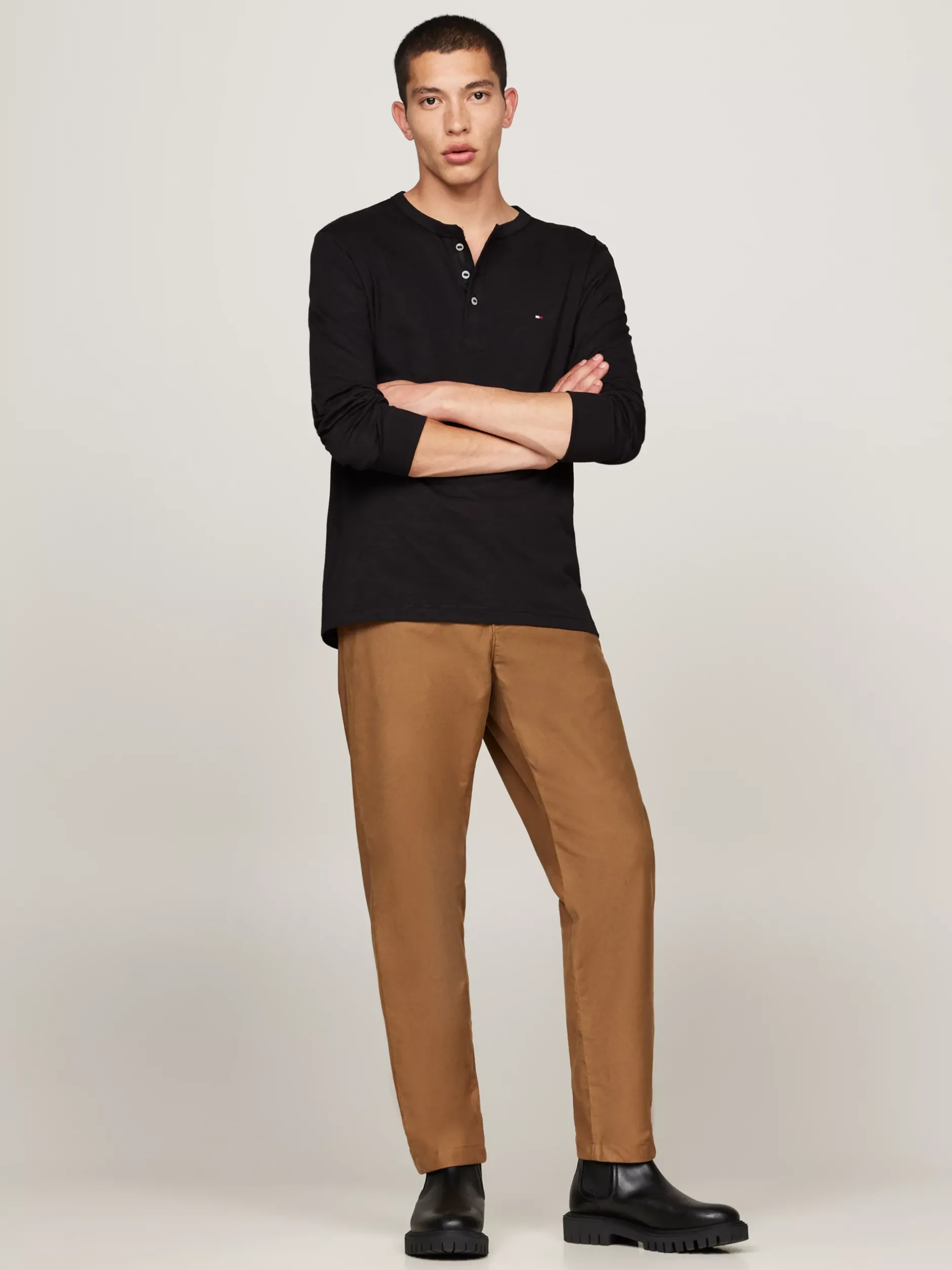 T-Shirty*Tommy Hilfiger Teksturowany Longsleeve Z Dekoltem Henley BLACK