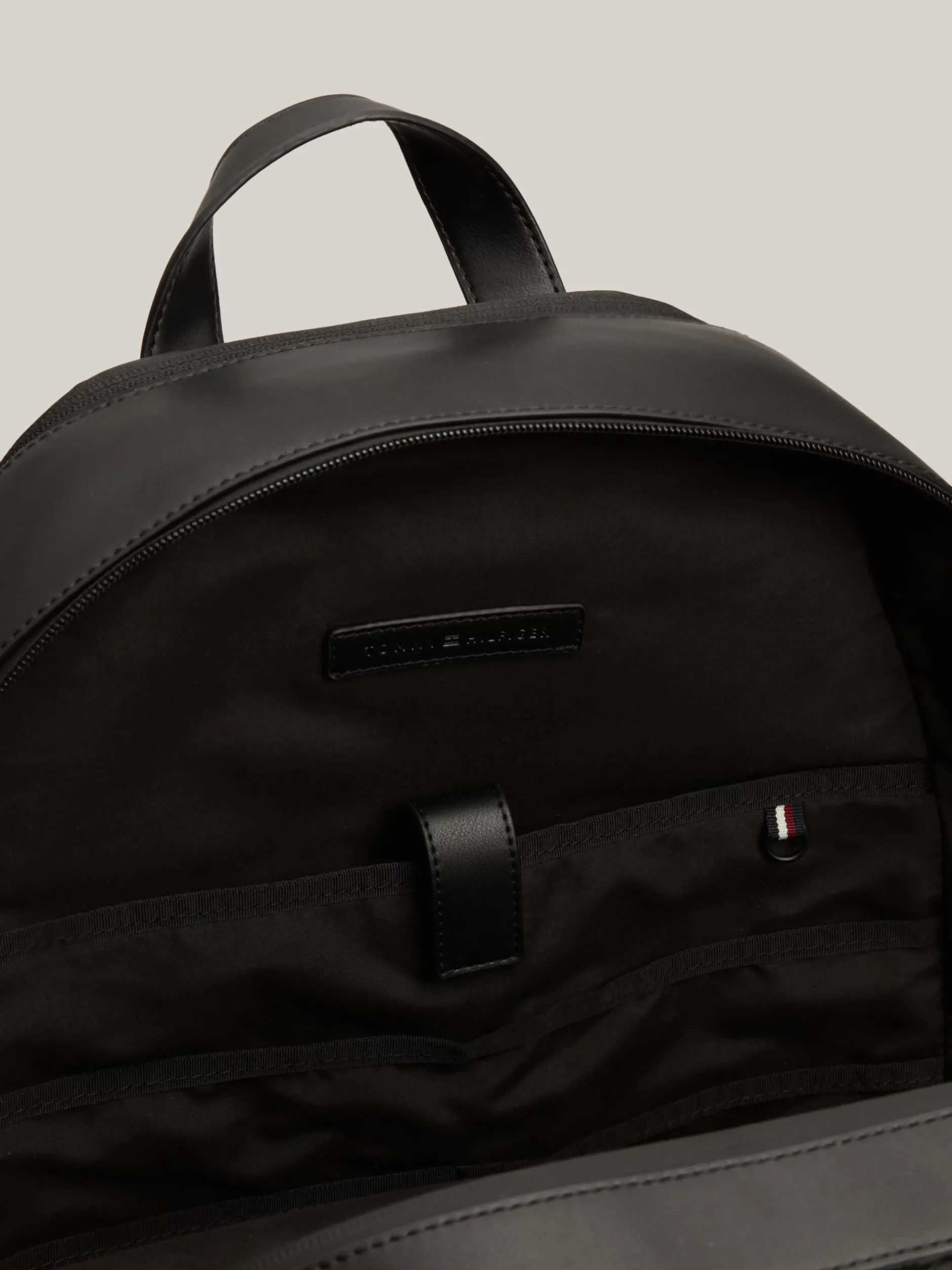 Plecaki*Tommy Hilfiger Teksturowany Plecak Z Monogramem TH BLACK