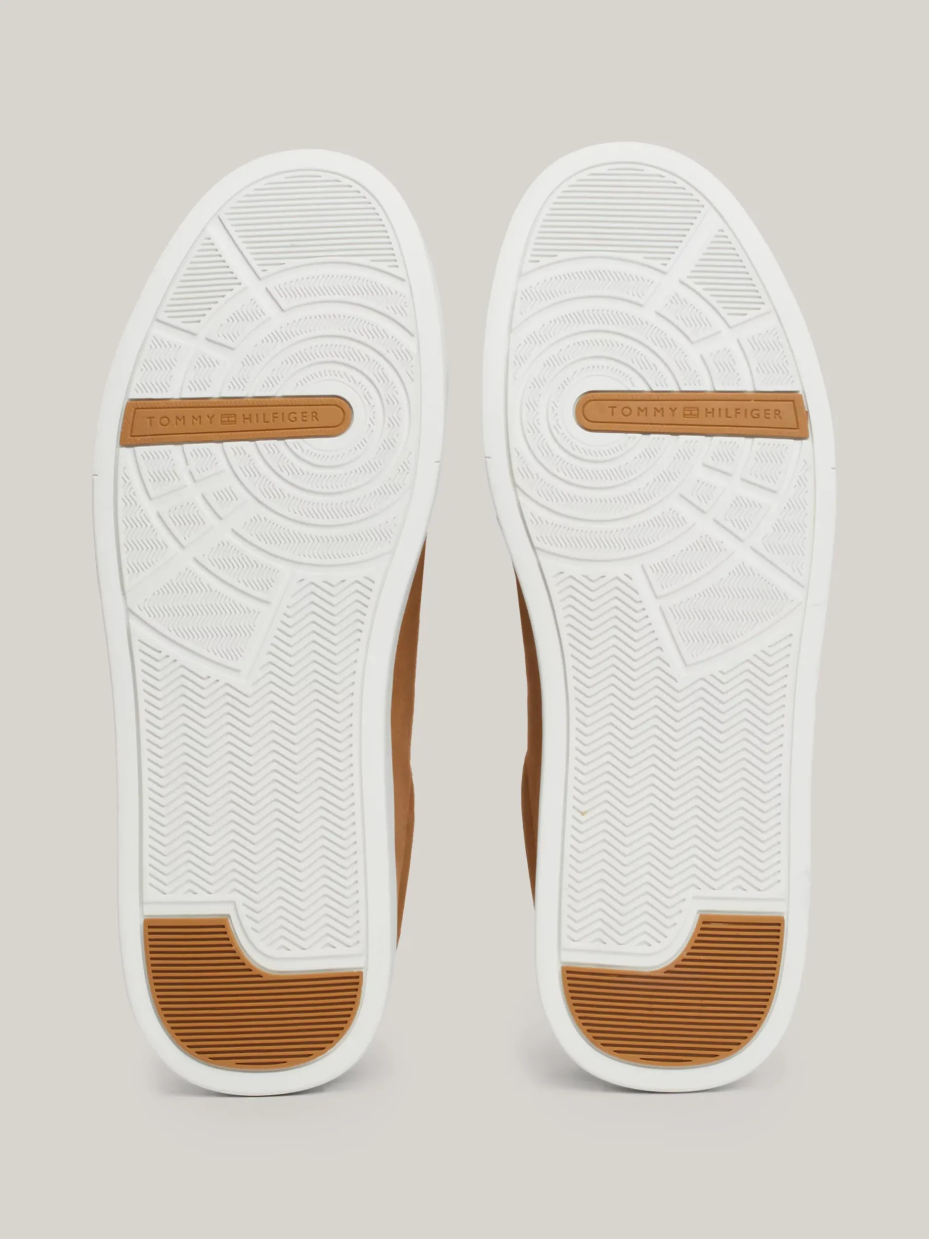 Sneakersy*Tommy Hilfiger Tenisówki Ze Skóry Nubukowej SAHARA