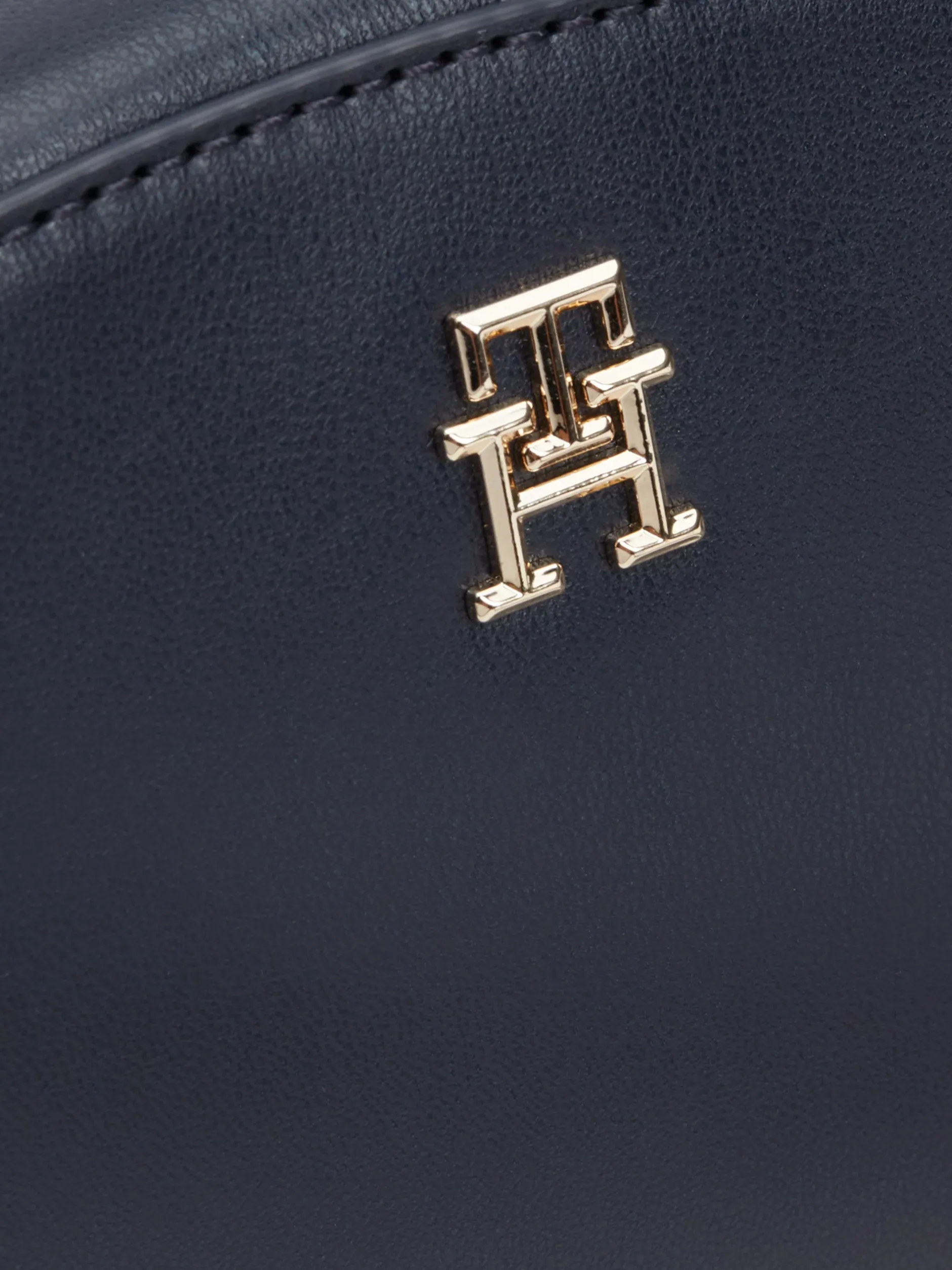 Torebki Na Pasku*Tommy Hilfiger Torba Na Aparat Corporate Z Parcianym Paskiem SPACE BLUE