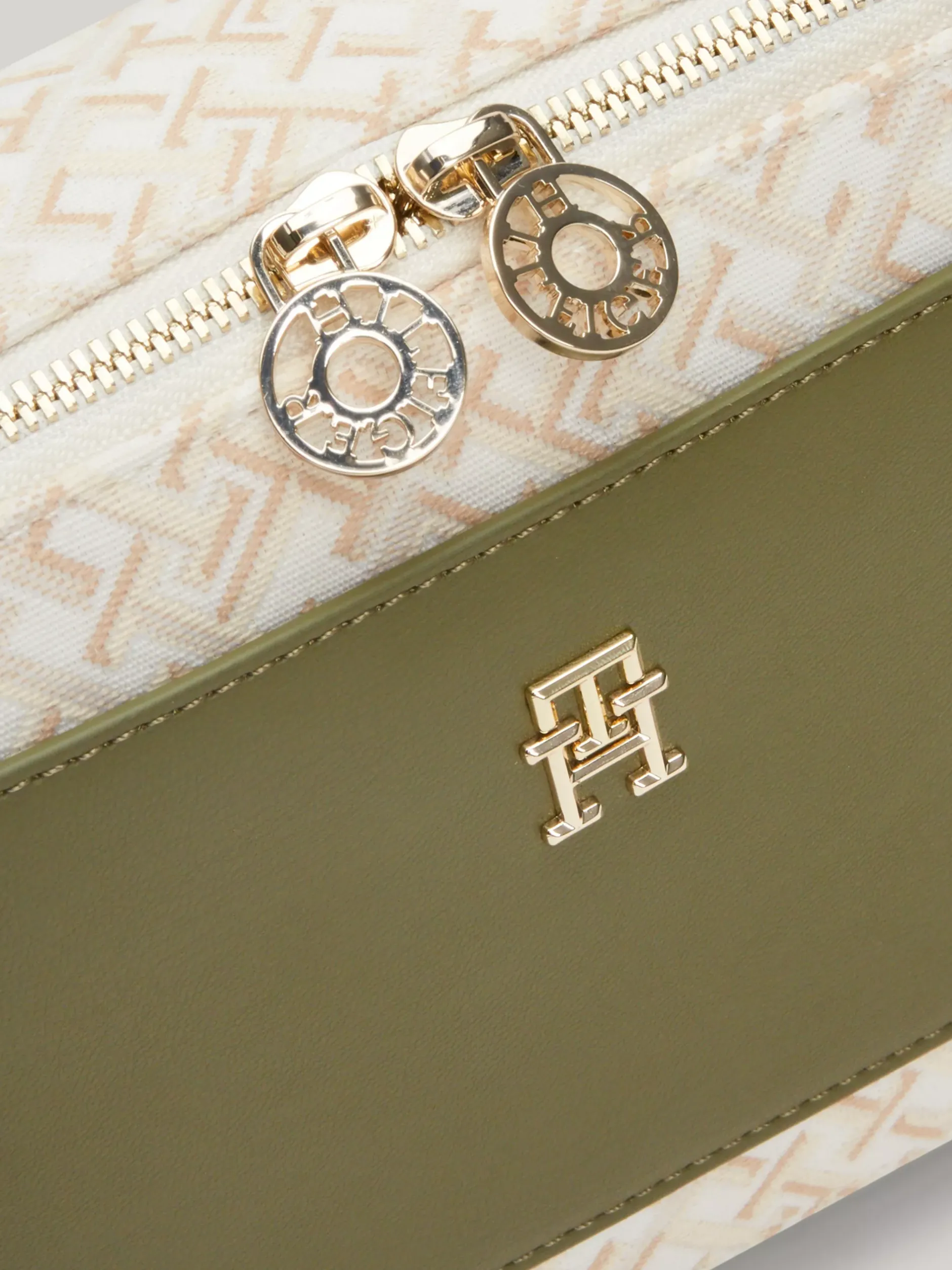 Torebki Na Pasku*Tommy Hilfiger Torba Na Aparat Z żakardowego Płótna UTILITY OLIVE/NEUTRAL MONO