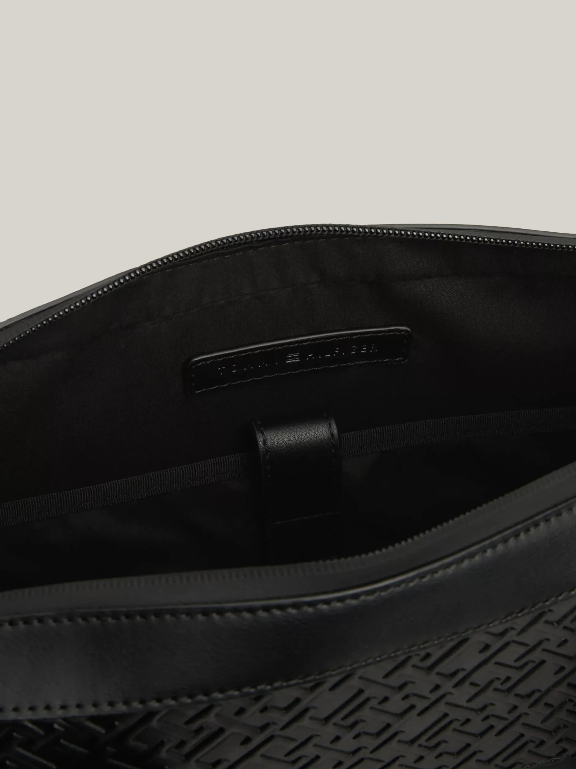 Torby Na Laptopa*Tommy Hilfiger Torba Na Laptopa Z Wytłoczonym Monogramem TH BLACK