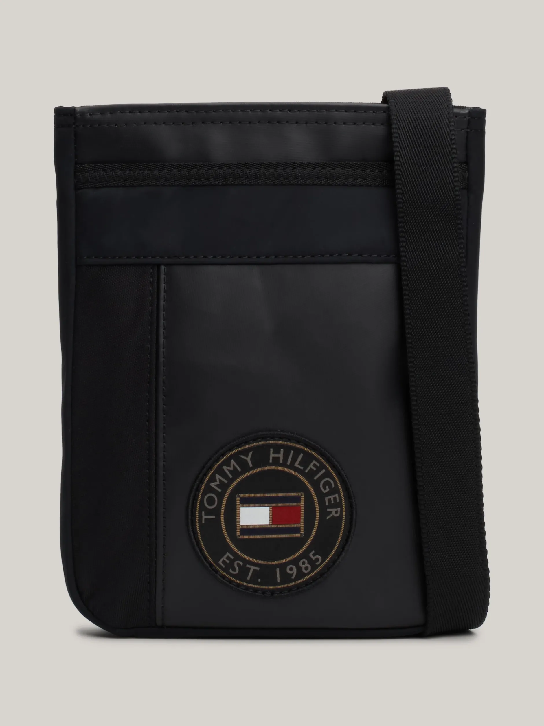 Torebki Na Pasku*Tommy Hilfiger Torba Na Ramię O Mieszanych Fakturach BLACK