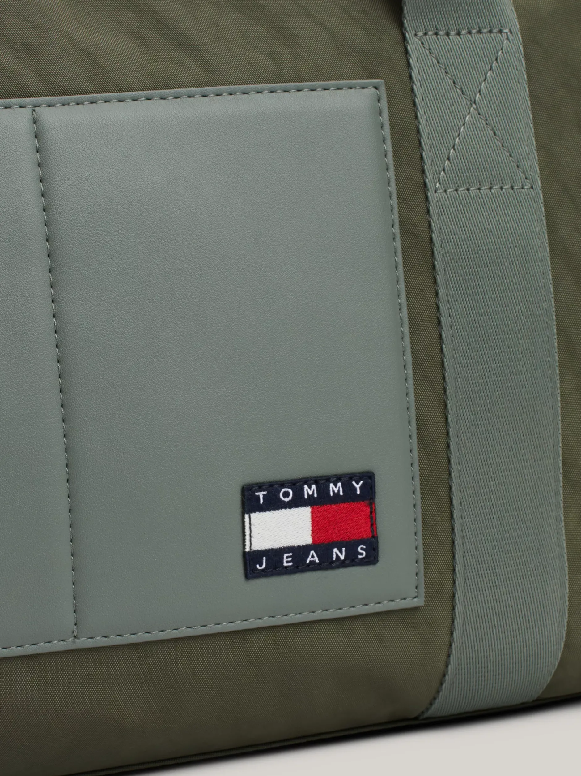 Duże Torby*Tommy Hilfiger Torba Sportowa Z Kontrastową Kieszenią DEEP WOODS