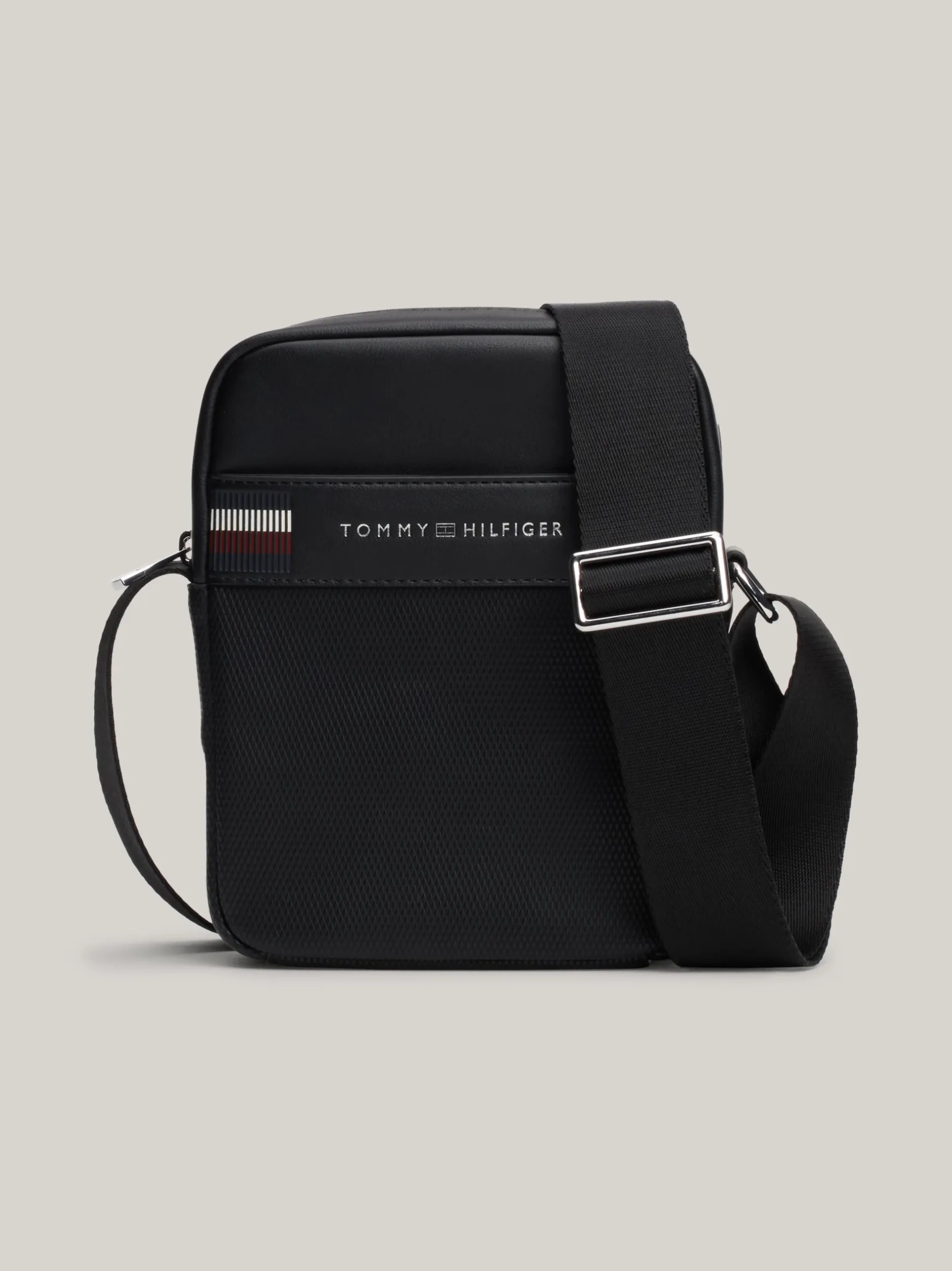 Torebki Na Pasku*Tommy Hilfiger Torba Typu Reporter Corporate BLACK