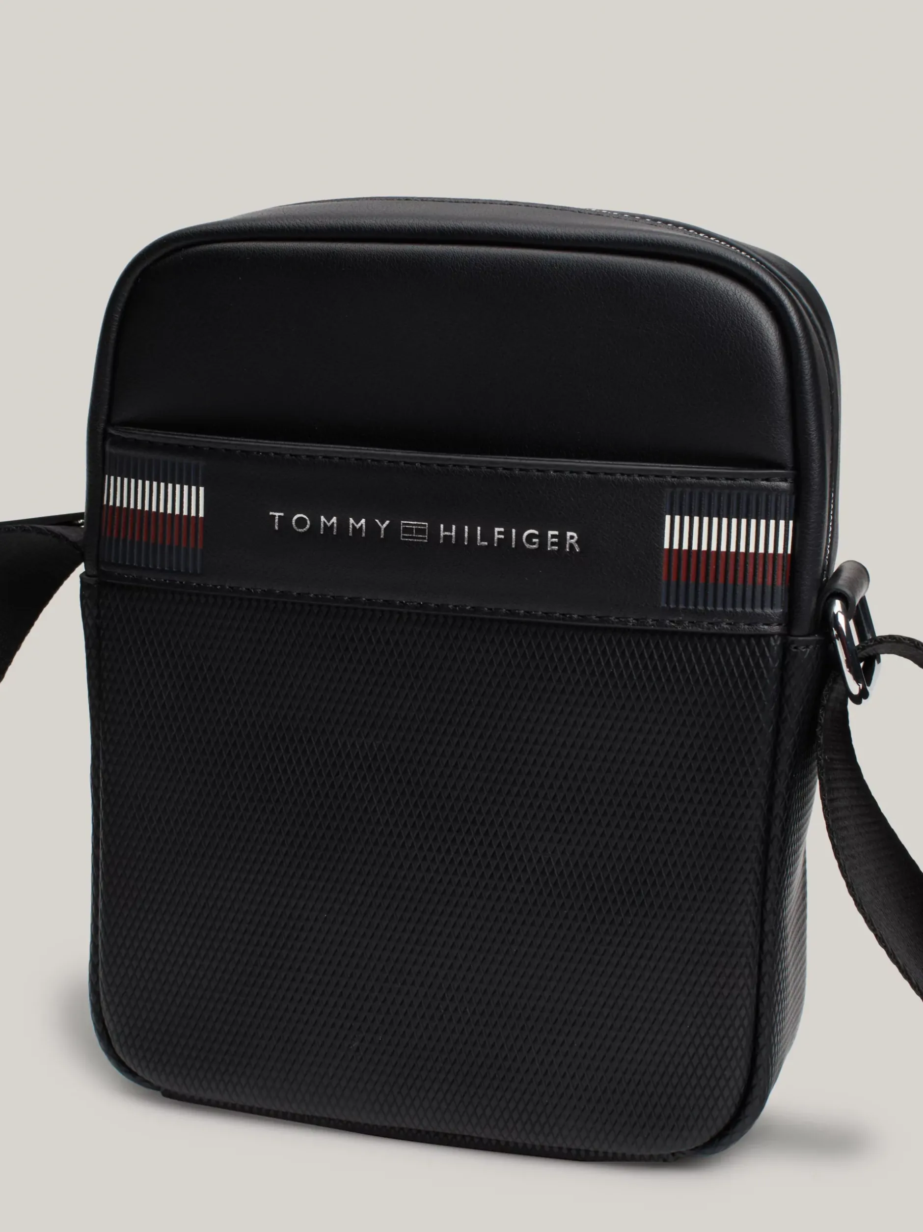 Torebki Na Pasku*Tommy Hilfiger Torba Typu Reporter Corporate BLACK