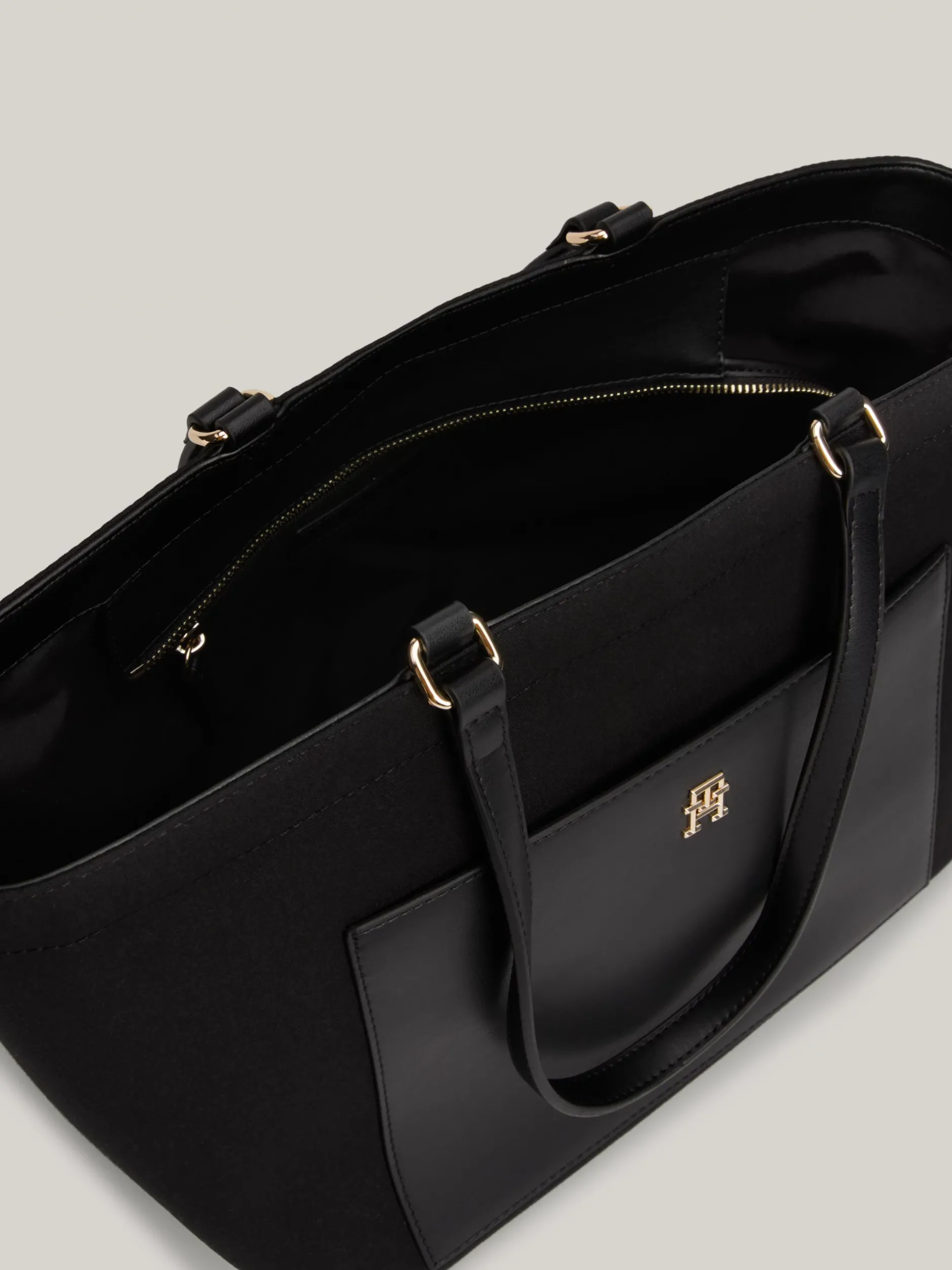 Torebki Tote*Tommy Hilfiger Torba Typu Tote Z Paskiem BLACK
