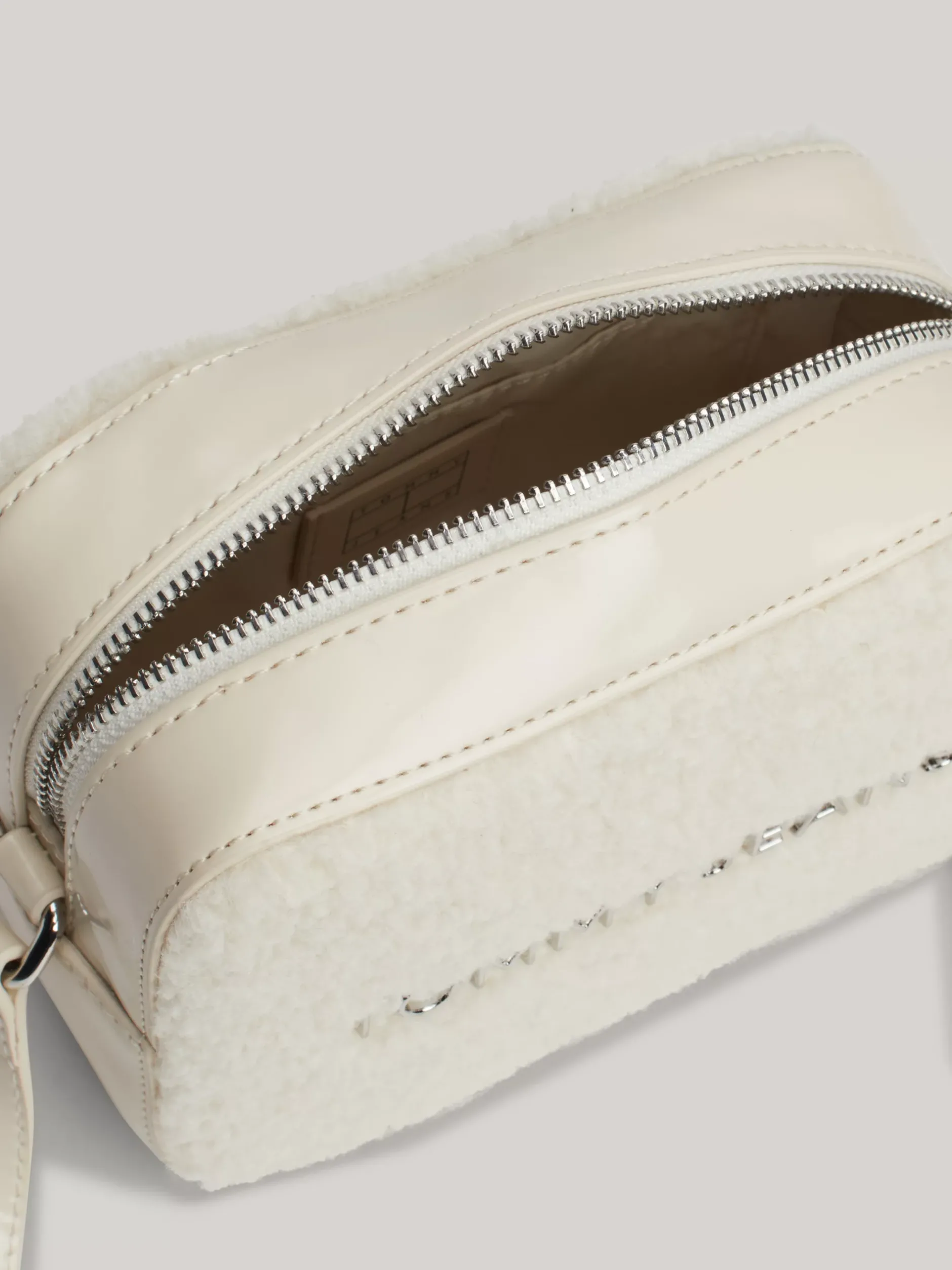 Torebki Na Pasku*Tommy Hilfiger Torebka Essential Z Futerkowej Dzianiny NEWSPRINT