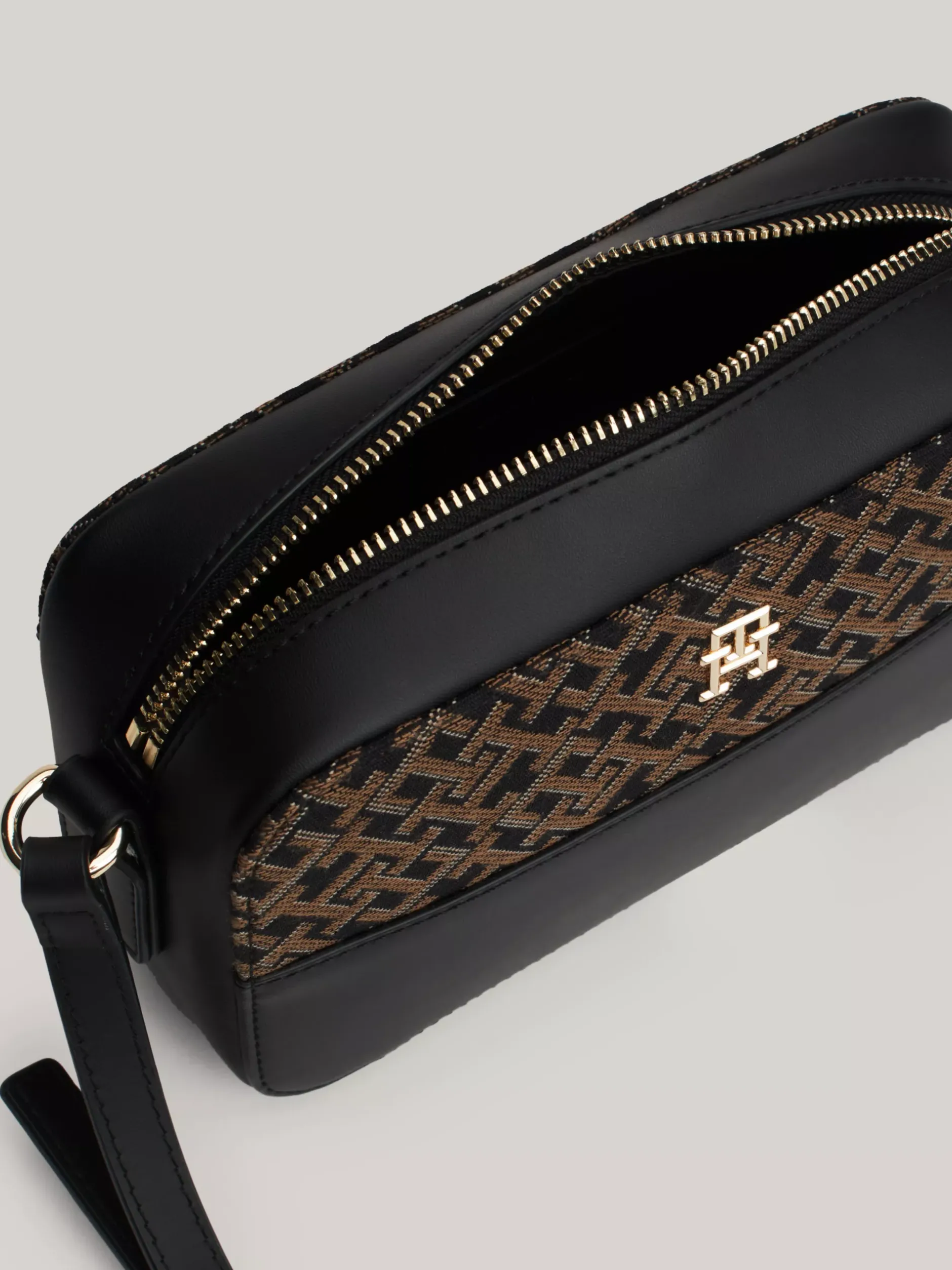 Torebki Na Pasku*Tommy Hilfiger Torebka Na Aparat TH Jaquard Z Monogramem BLACK