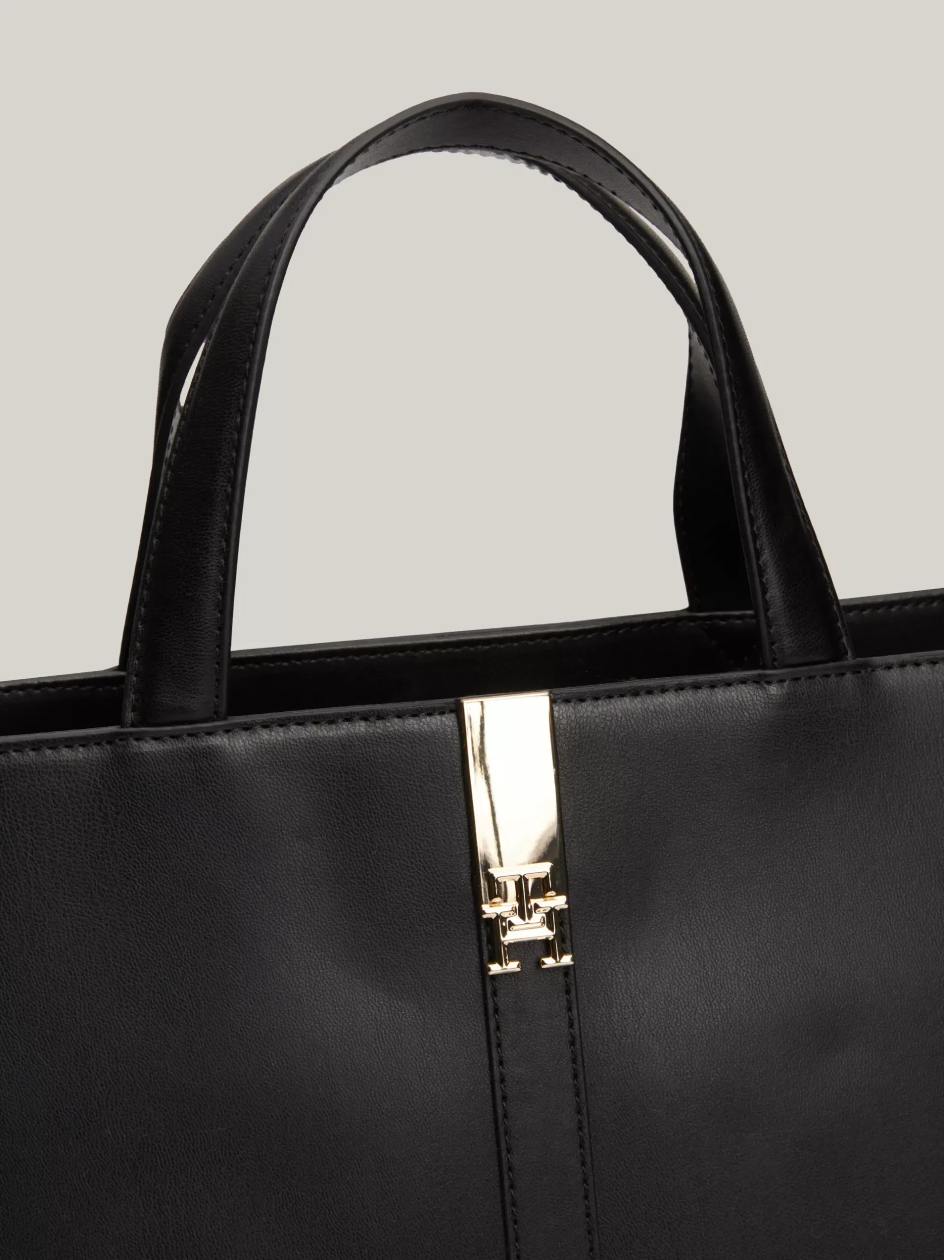 Torebki Tote*Tommy Hilfiger Torebka Na Pasku Heritage Z Plakietką BLACK