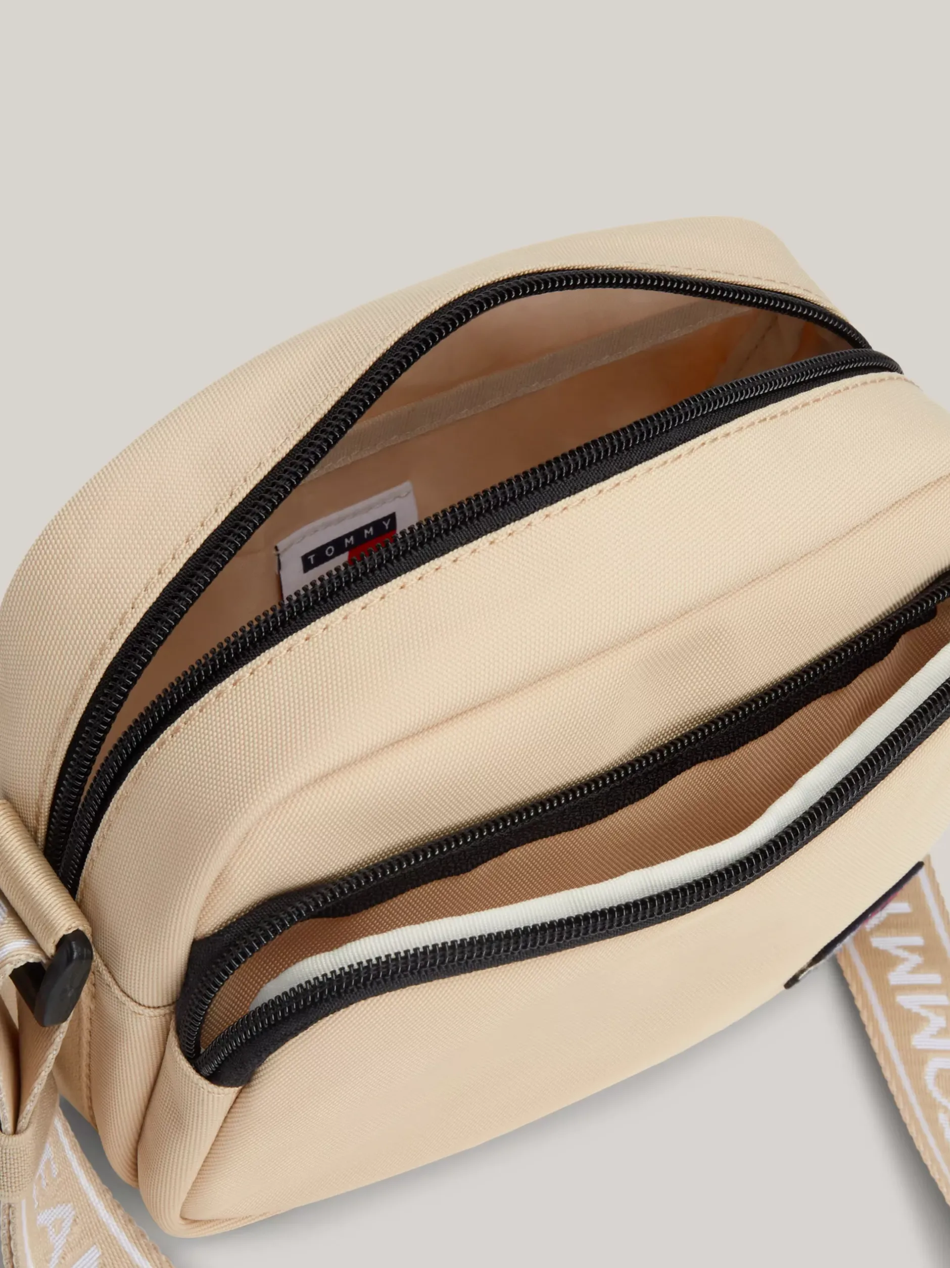 Torebki Na Pasku*Tommy Hilfiger Torebka Na Ramię Essential Z Logo GENTLE GOLD