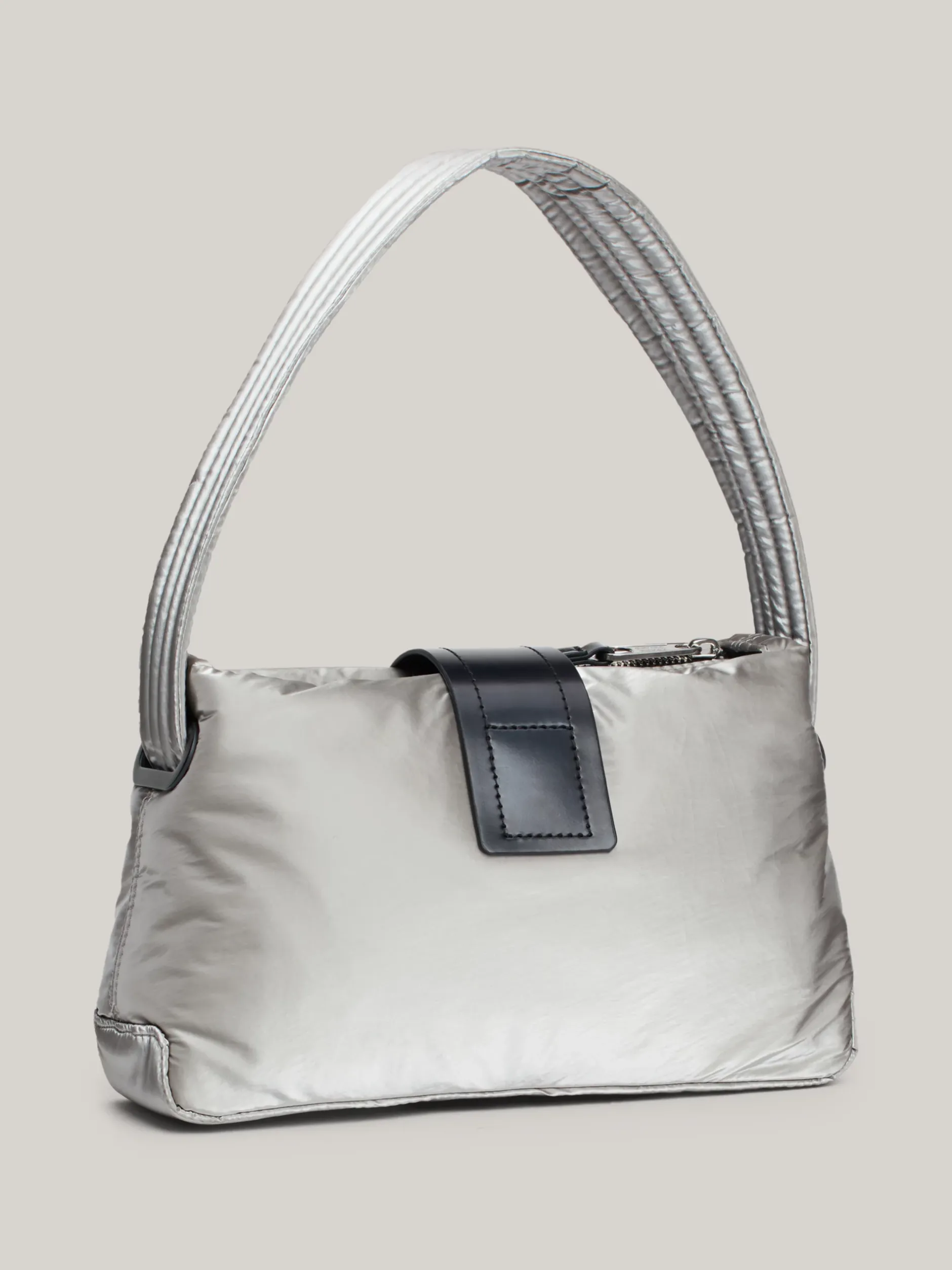 Torby Na Ramię*Tommy Hilfiger Torebka Na Ramię O Metalicznym Wykończeniu PEWTER