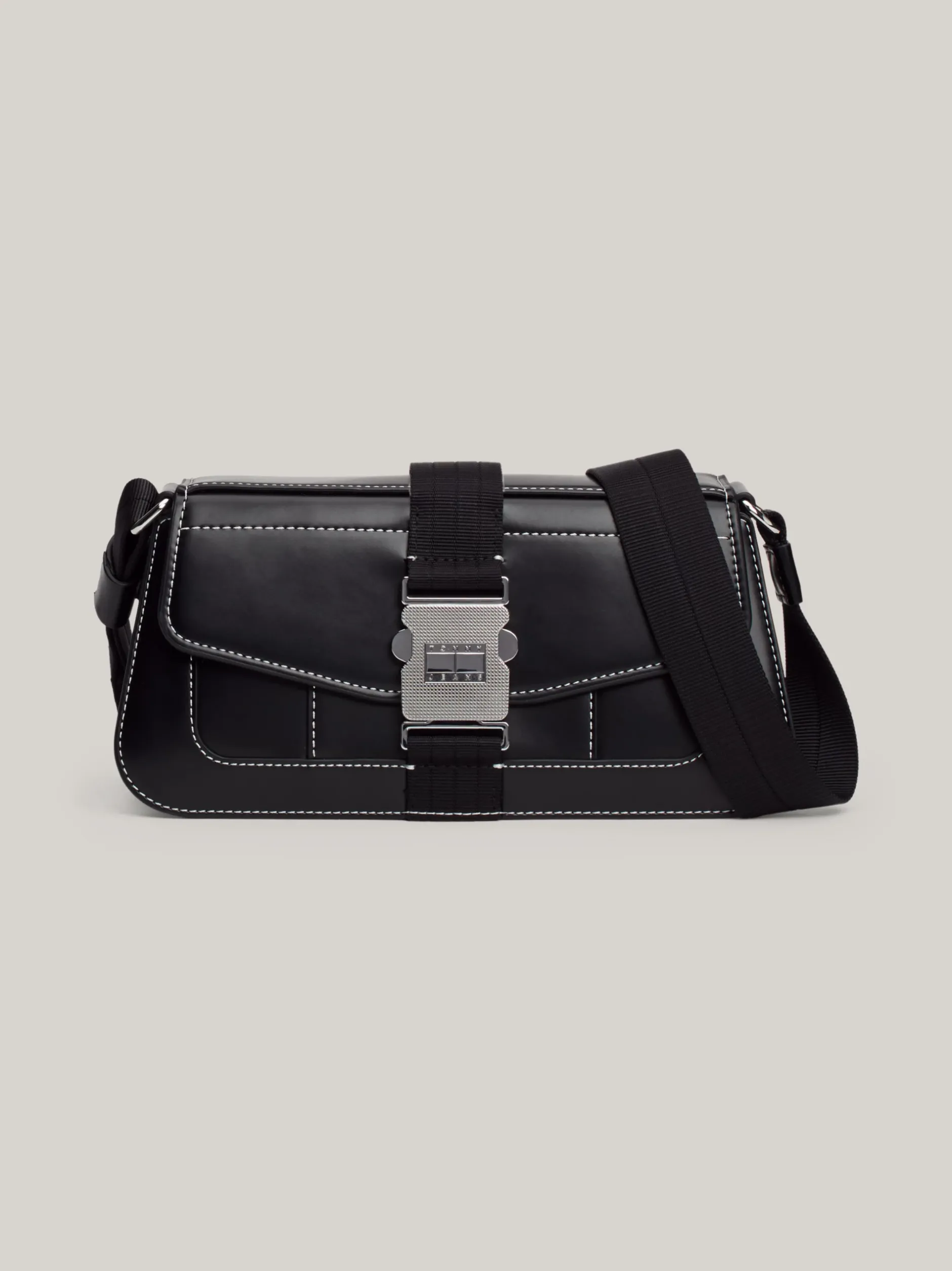 Torebki Na Pasku*Tommy Hilfiger Torebka Na Ramię Z Klapką BLACK