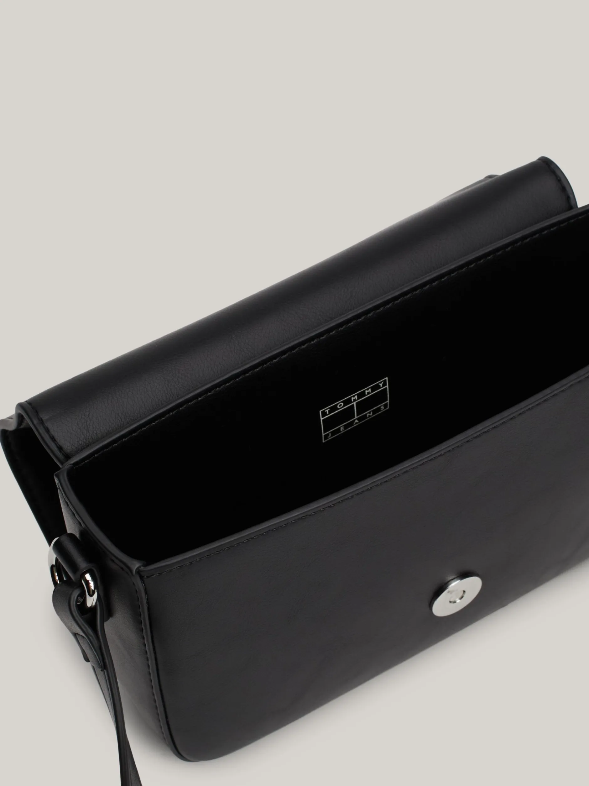 Torebki Na Pasku*Tommy Hilfiger Torebka Na Ramię Z Klapką Essential BLACK