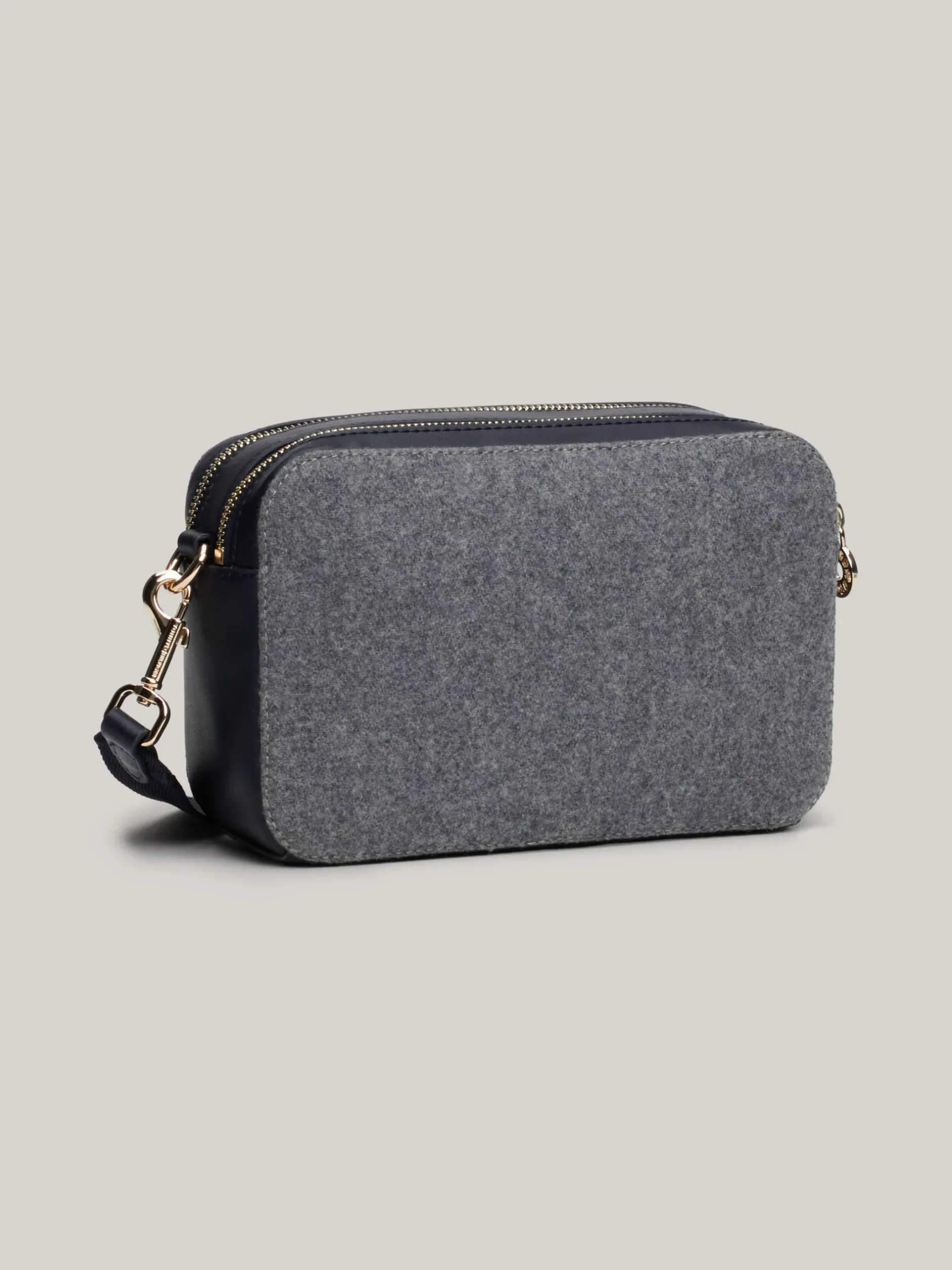 Torebki Na Pasku*Tommy Hilfiger Torebka Z Mieszanki Wełny Z Monogramem TH MID GREY HEATHER