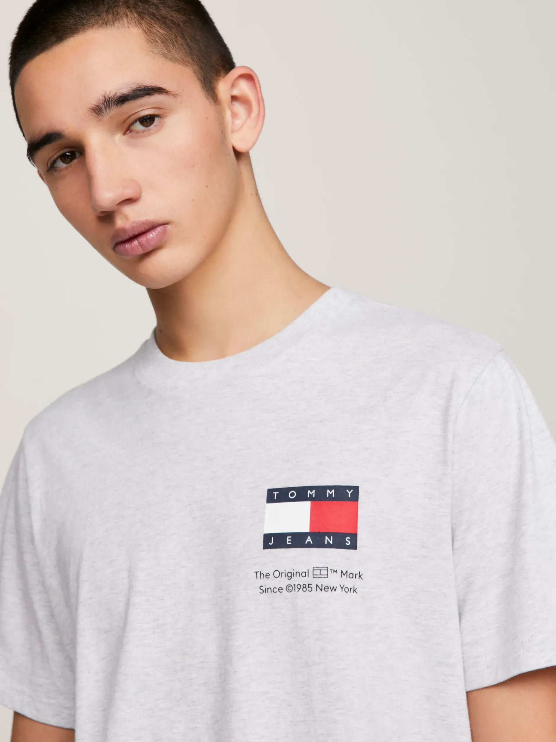 T-Shirty*Tommy Hilfiger T-shirt Essential O Dopasowanym Kroju Z Logo SILVER GREY