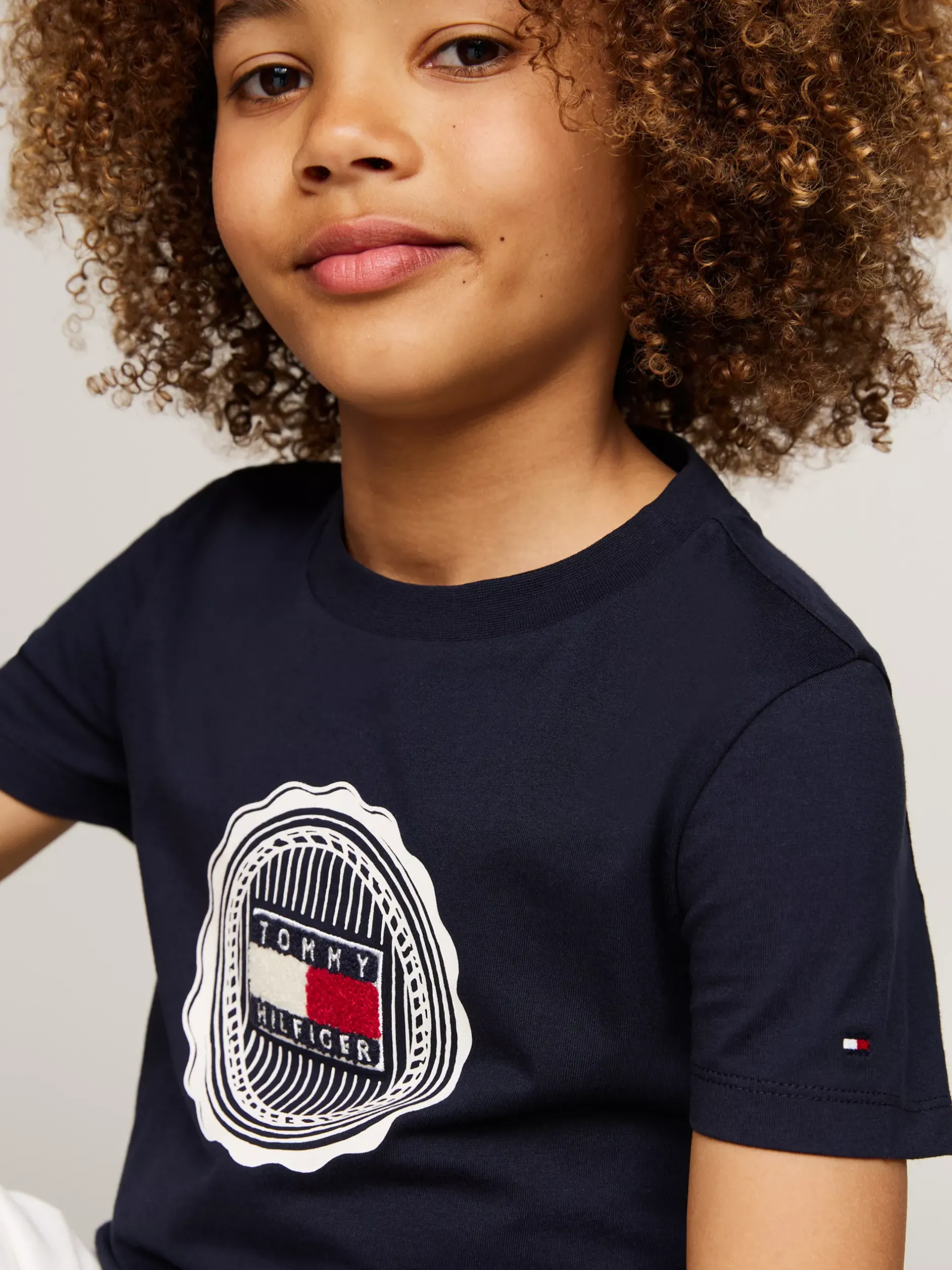 T-Shirty I Koszulki Polo*Tommy Hilfiger T-shirt Z Aplikacją W Kształcie Pieczęci DESERT SKY