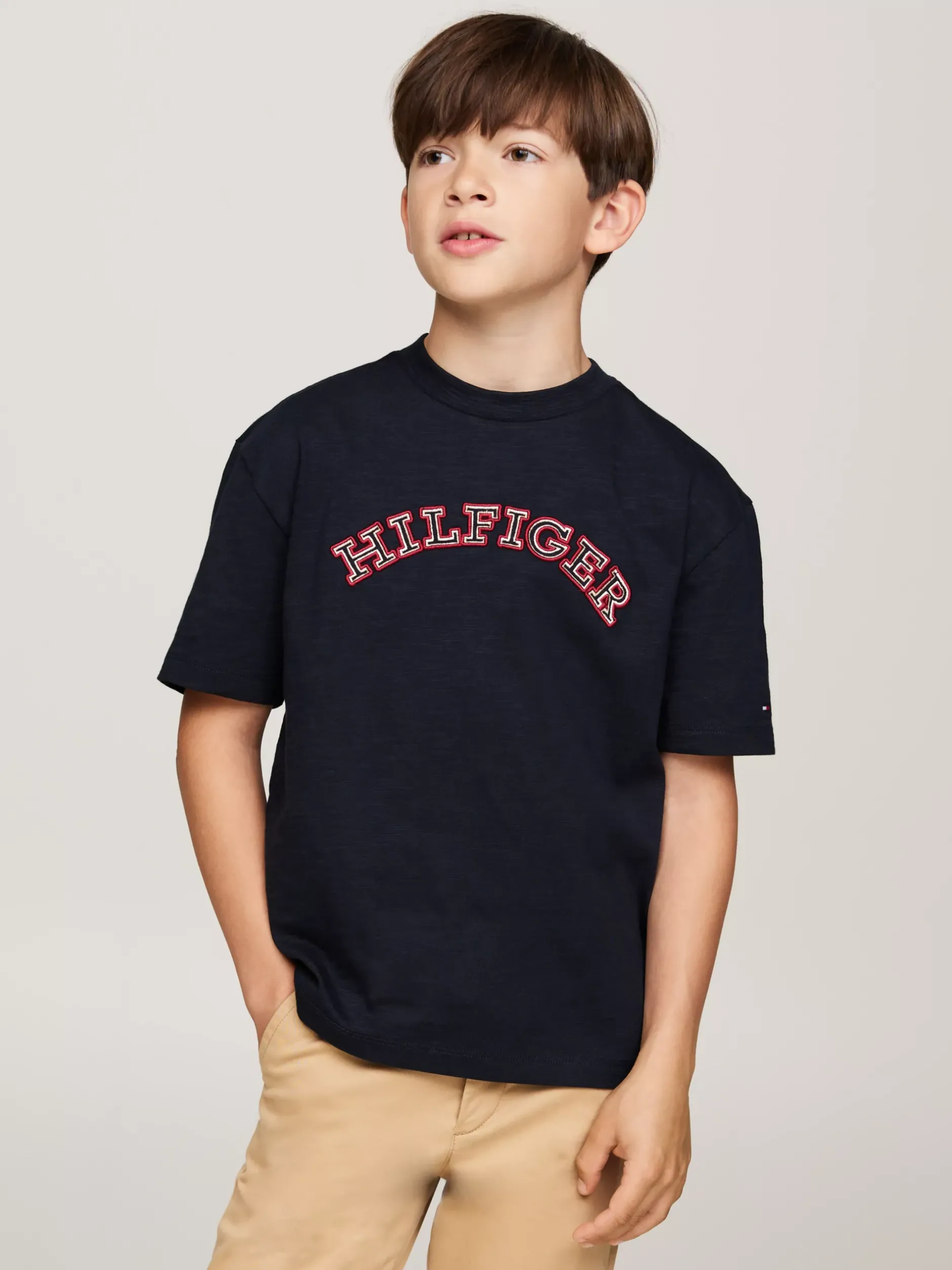 T-Shirty I Koszulki Polo*Tommy Hilfiger T-shirt Z Aplikacją Z Logo Hilfiger Monotype DESERT SKY