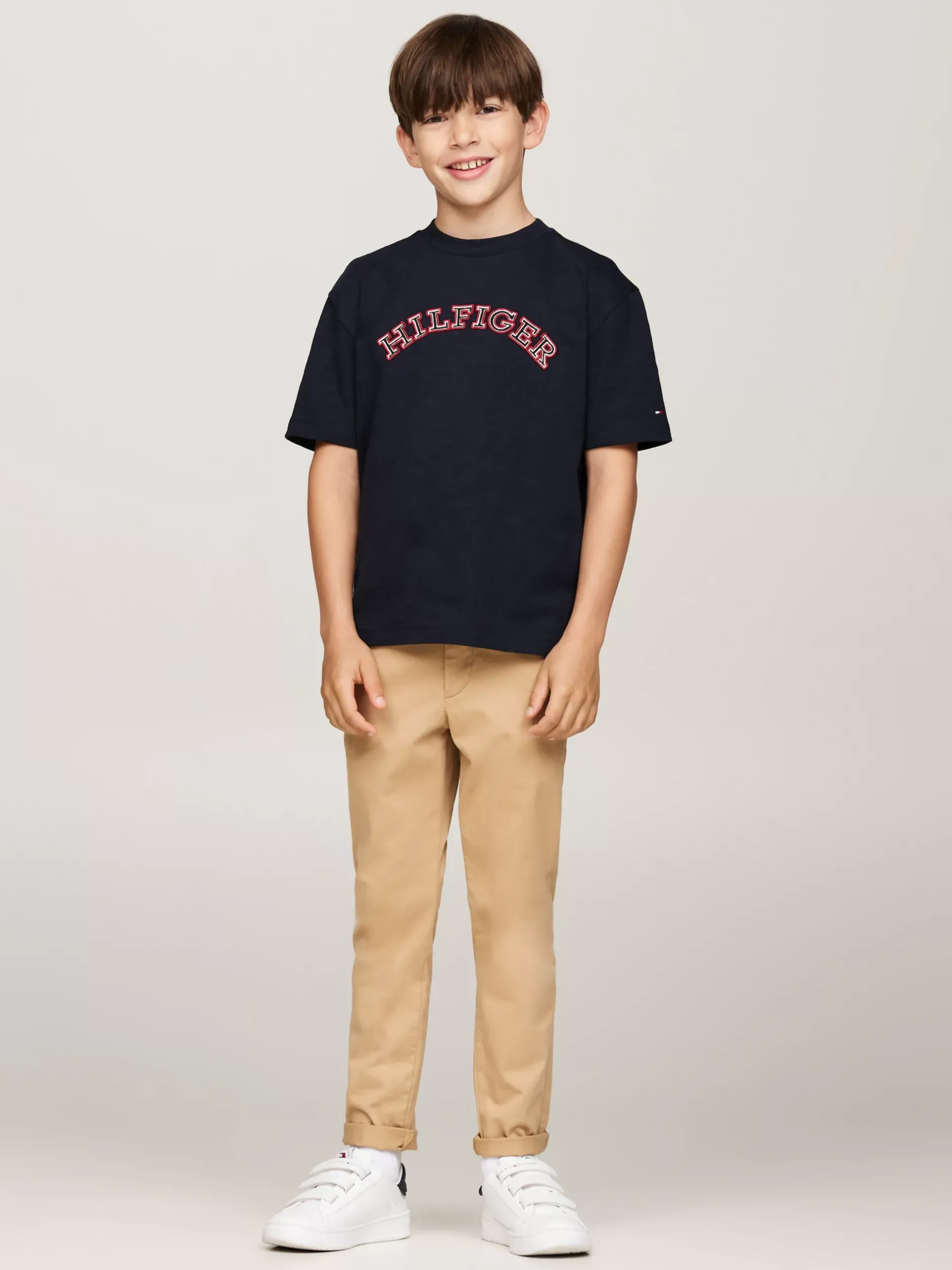 T-Shirty I Koszulki Polo*Tommy Hilfiger T-shirt Z Aplikacją Z Logo Hilfiger Monotype DESERT SKY
