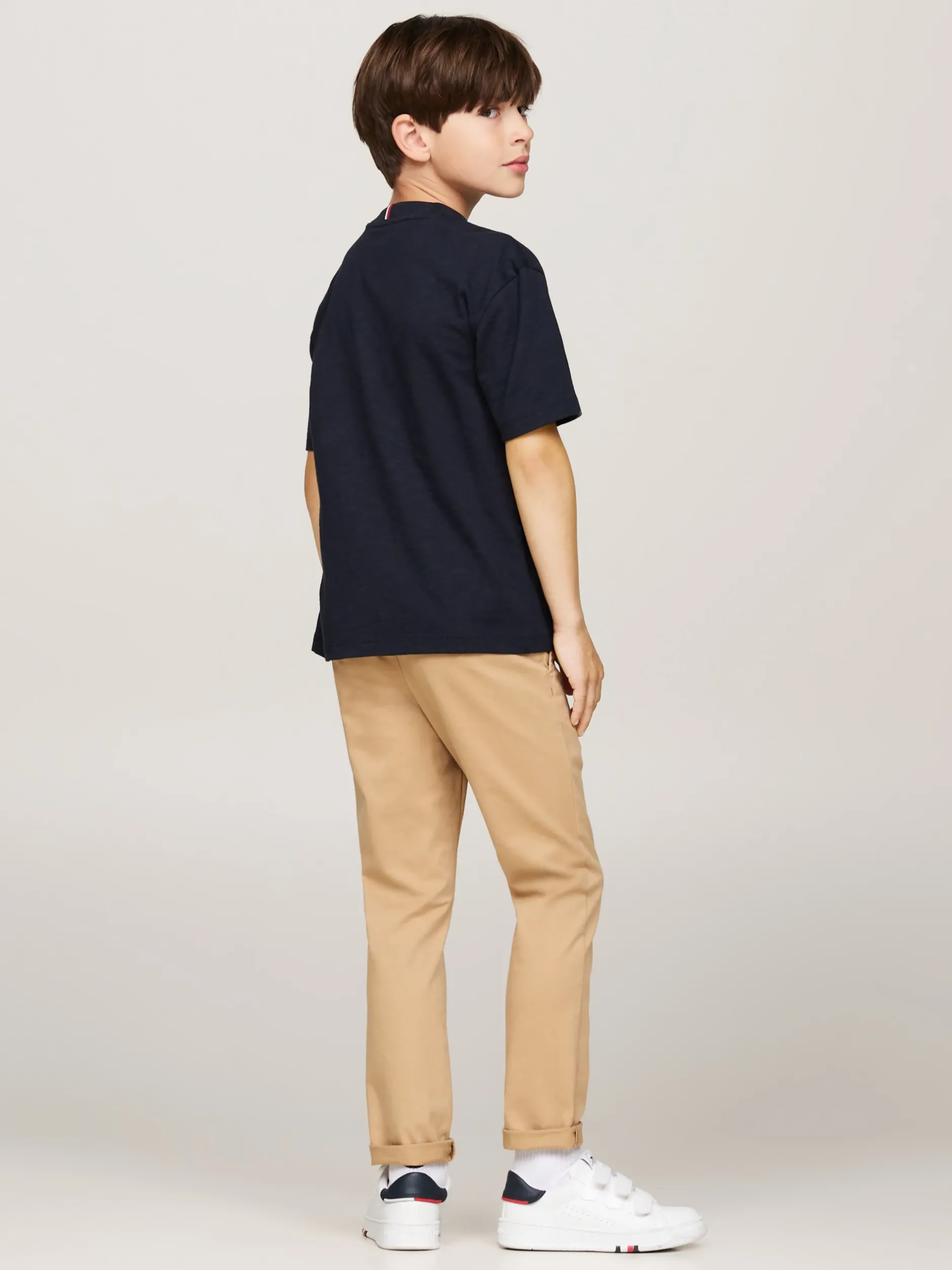 T-Shirty I Koszulki Polo*Tommy Hilfiger T-shirt Z Aplikacją Z Logo Hilfiger Monotype DESERT SKY