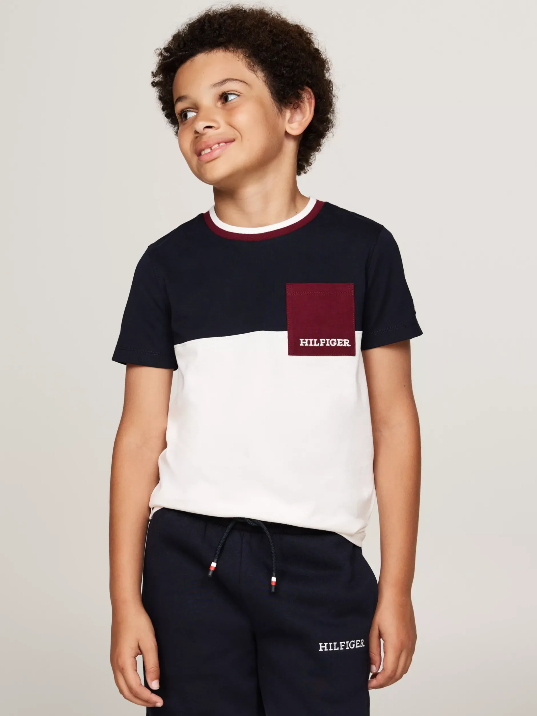 T-Shirty I Koszulki Polo*Tommy Hilfiger T-shirt Z Blokami Kolorów I Logo ANCIENT WHITE