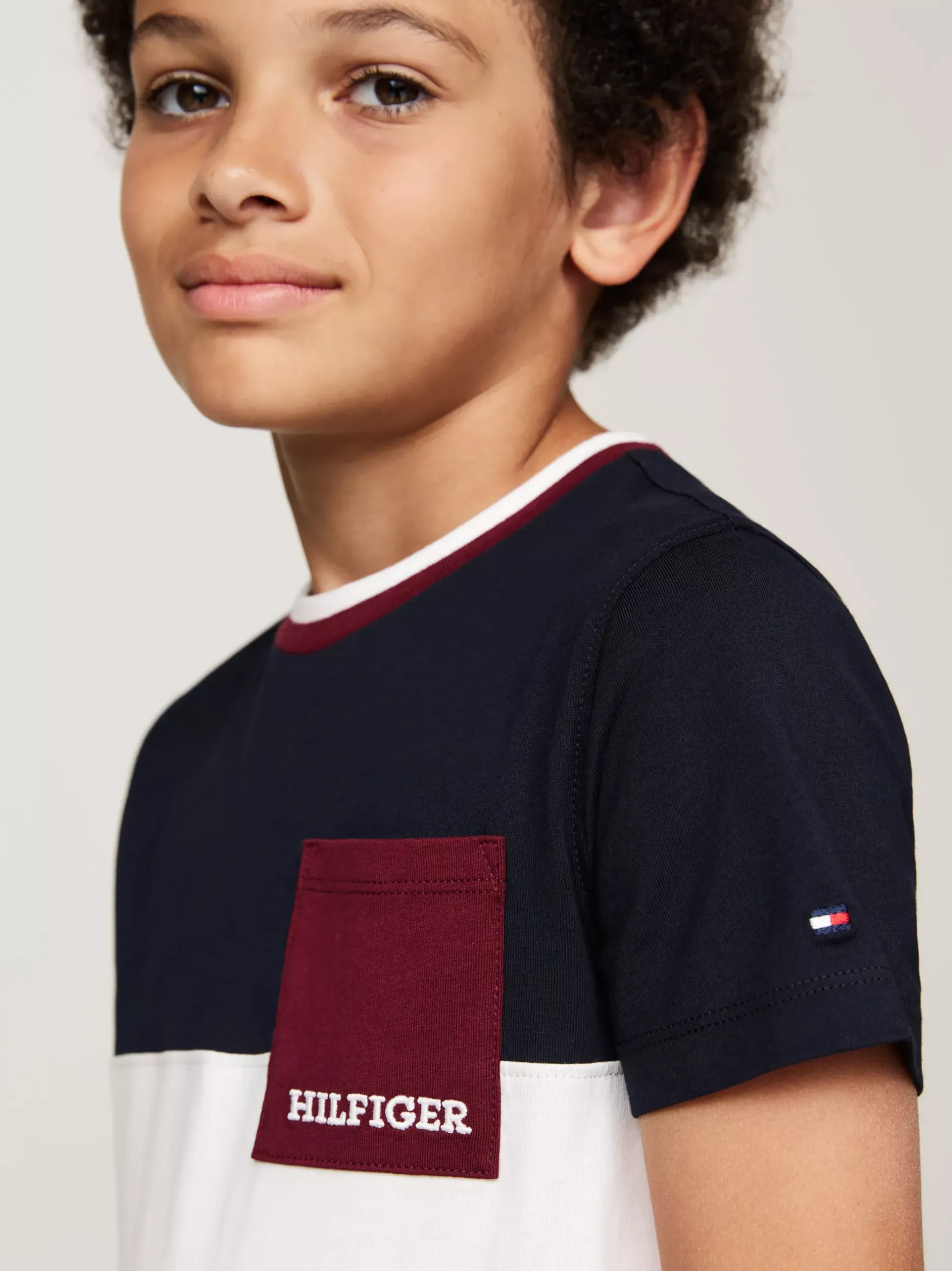 T-Shirty I Koszulki Polo*Tommy Hilfiger T-shirt Z Blokami Kolorów I Logo ANCIENT WHITE