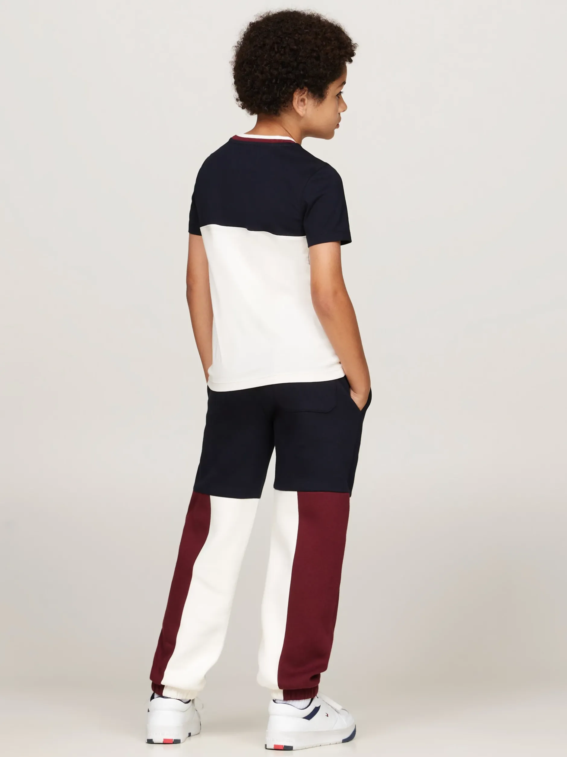 T-Shirty I Koszulki Polo*Tommy Hilfiger T-shirt Z Blokami Kolorów I Logo ANCIENT WHITE