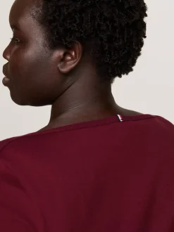 T-Shirty*Tommy Hilfiger T-shirt Z Dekoltem W łódkę Curve DEEP ROUGE