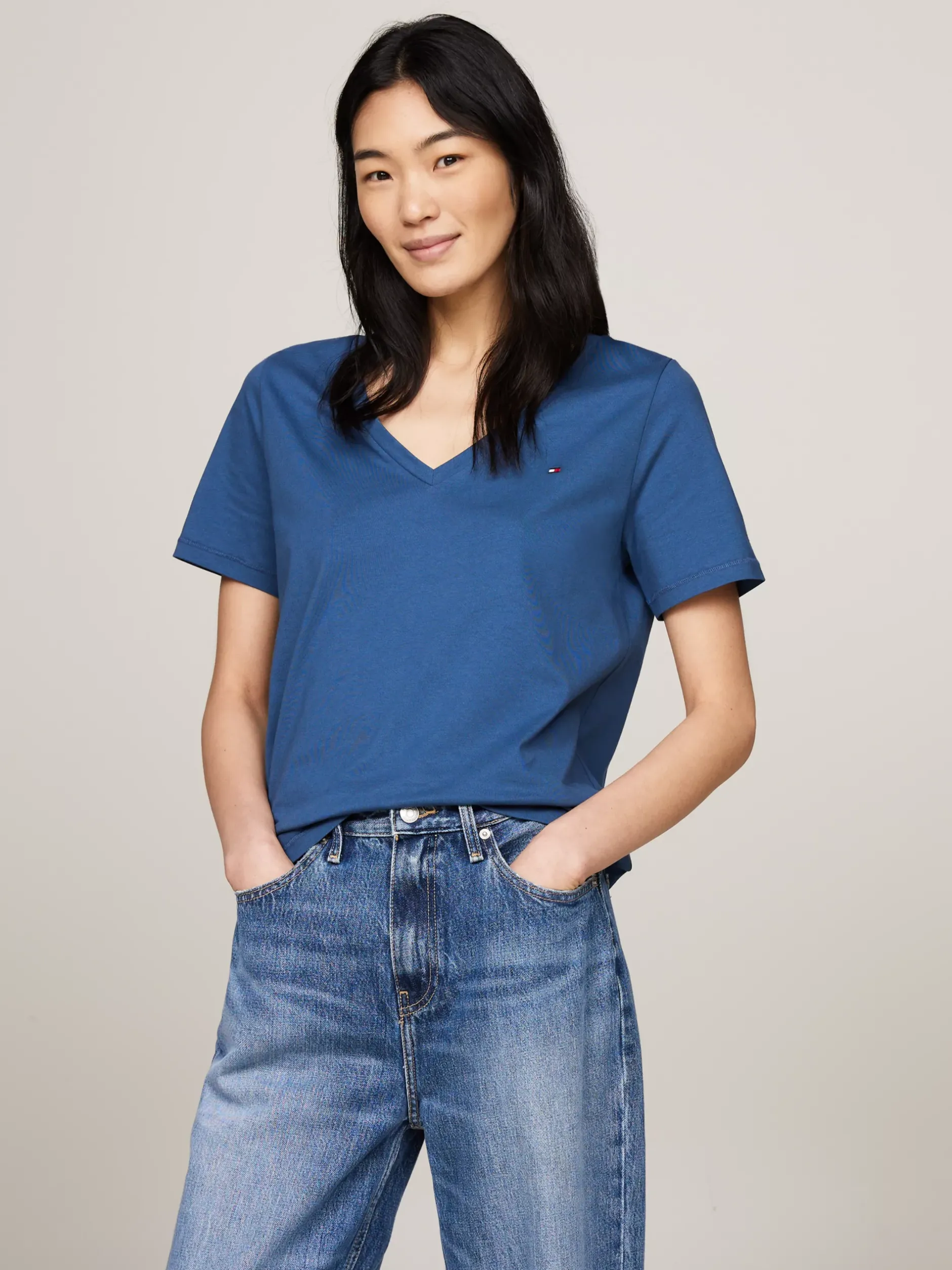 T-Shirty*Tommy Hilfiger T-shirt Z Dekoltem W Szpic Z Flagą FOSSIL BLUE