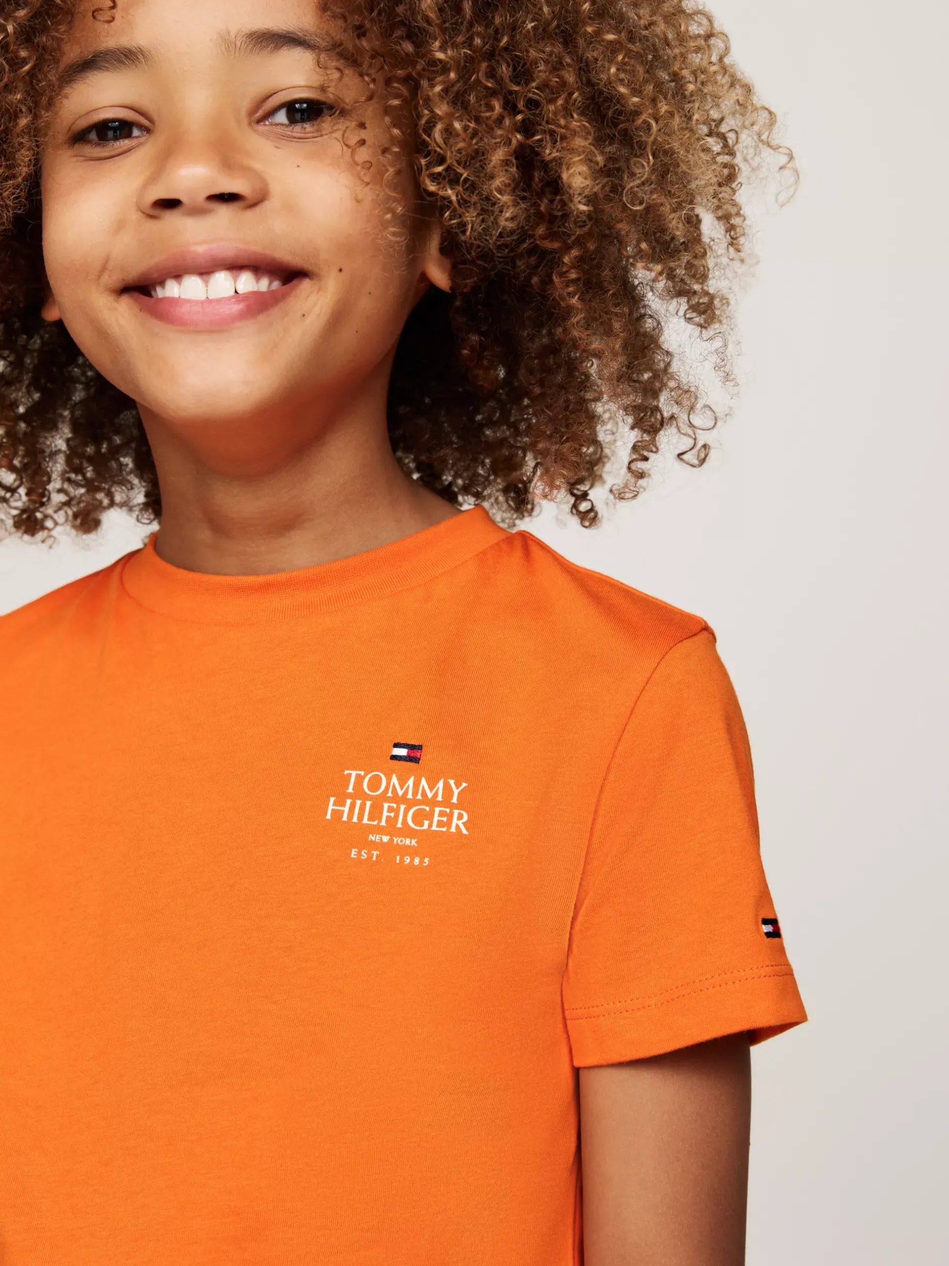 T-Shirty I Koszulki Polo*Tommy Hilfiger T-shirt Z Logo Hilfiger I Okrągłym Dekoltem ORANGE THUNDER