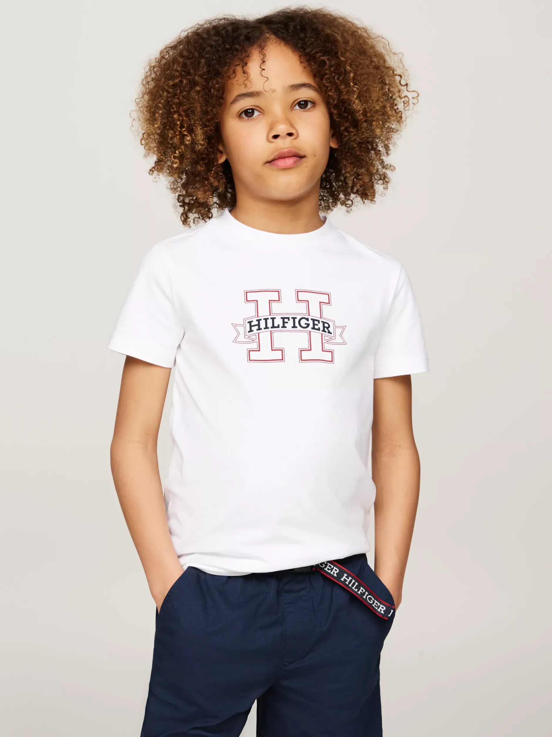 T-Shirty I Koszulki Polo*Tommy Hilfiger T-shirt Z Logo Hilfiger Wykonanym Czcionką Monotypową WHITE