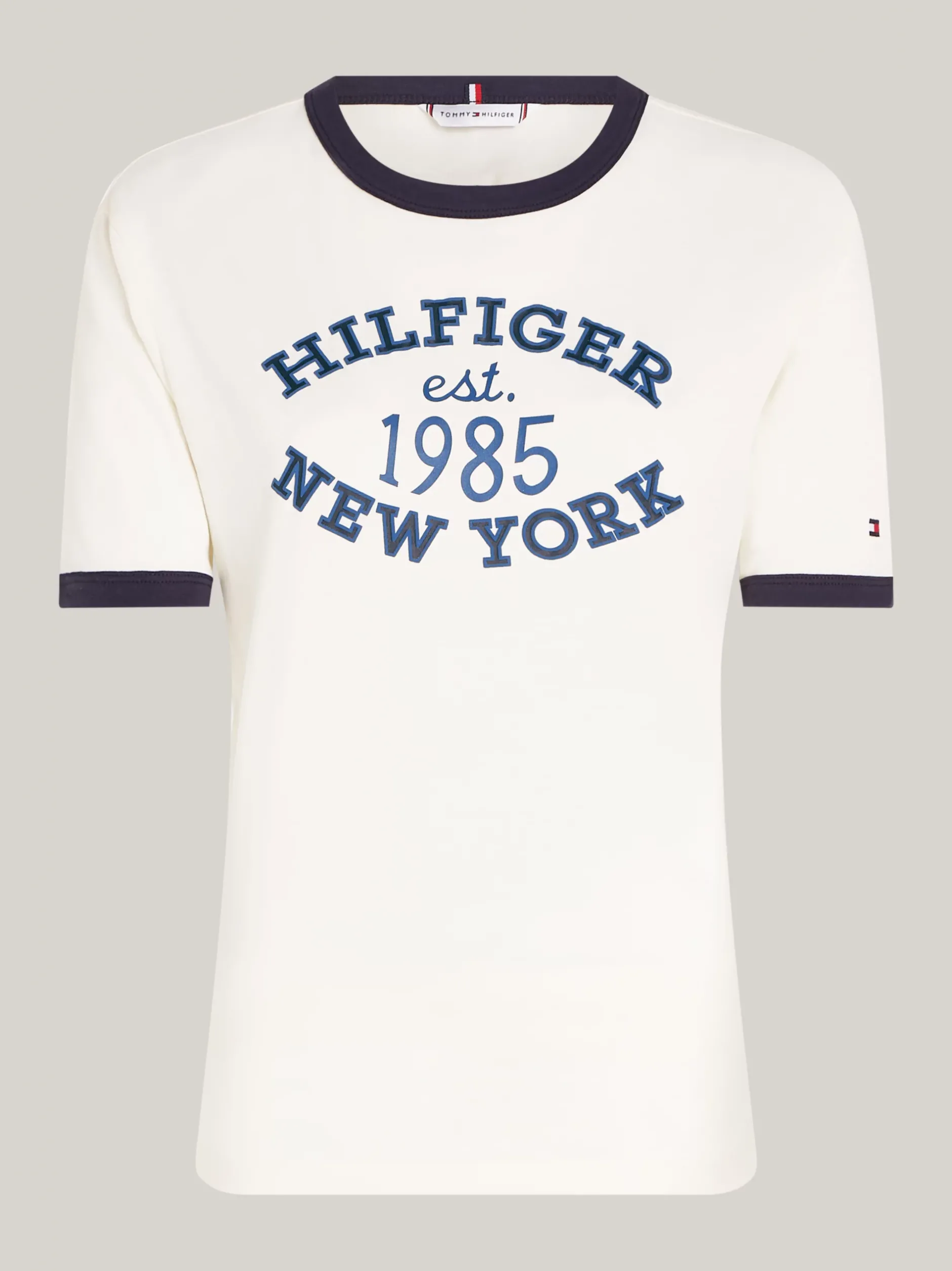 T-Shirty*Tommy Hilfiger T-shirt Z Logo W Uczelnianym Stylu ANCIENT WHITE