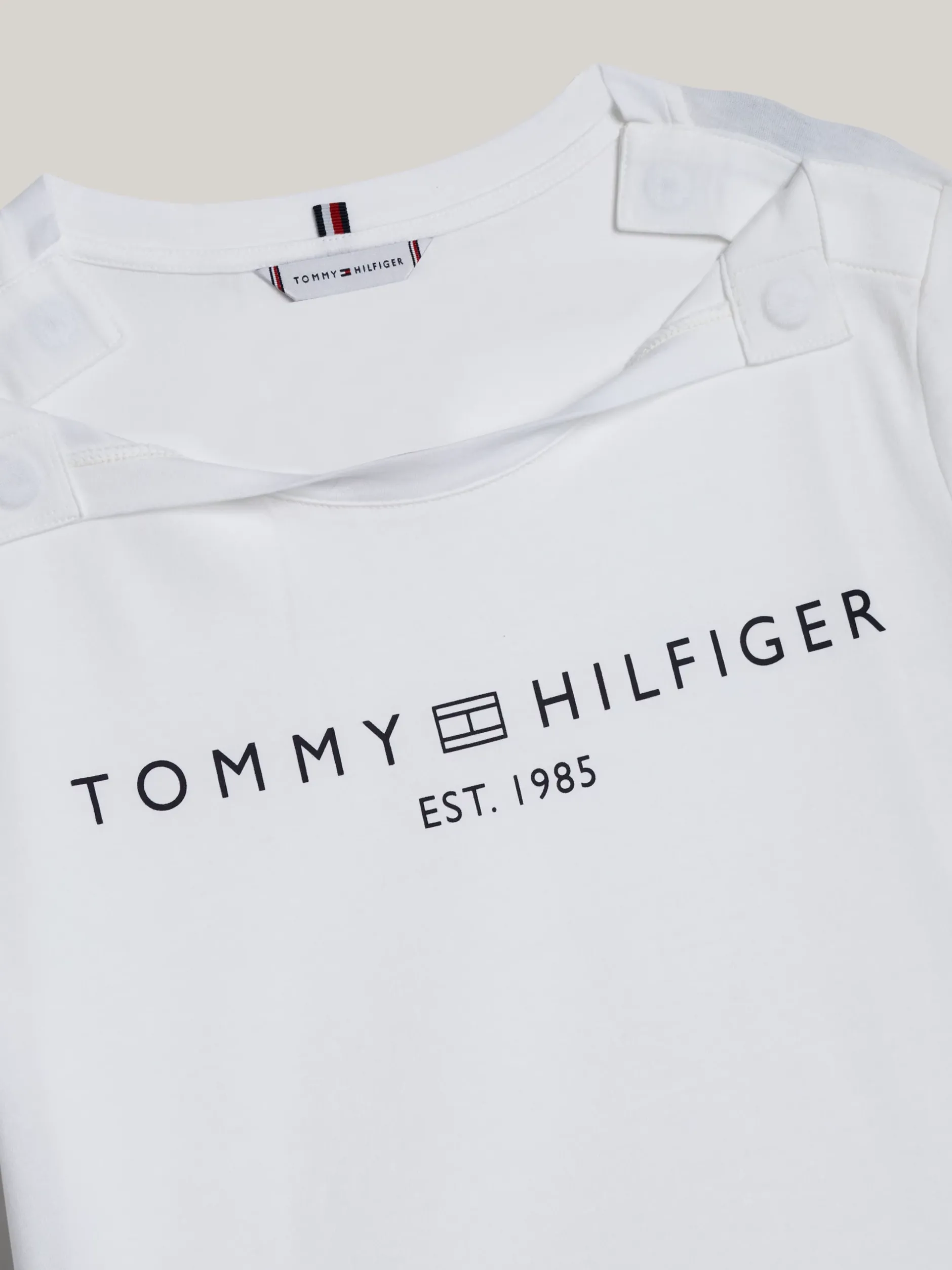 T-Shirty*Tommy Hilfiger T-shirt Z Logo Z Kolekcji Adaptive TH OPTIC WHITE