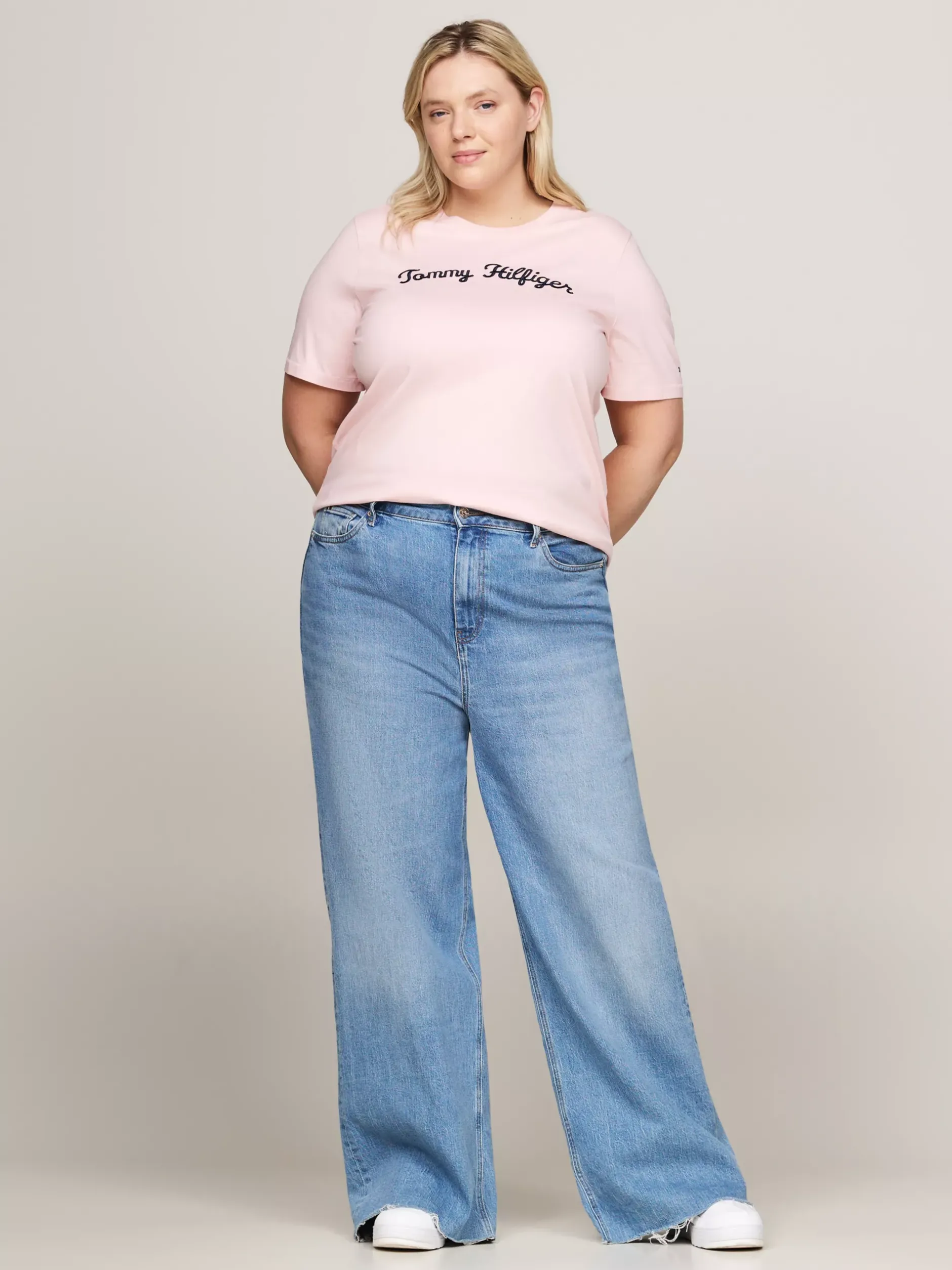T-Shirty*Tommy Hilfiger T-shirt Z Napisem Z Kolekcji Curve DELICATE PINK