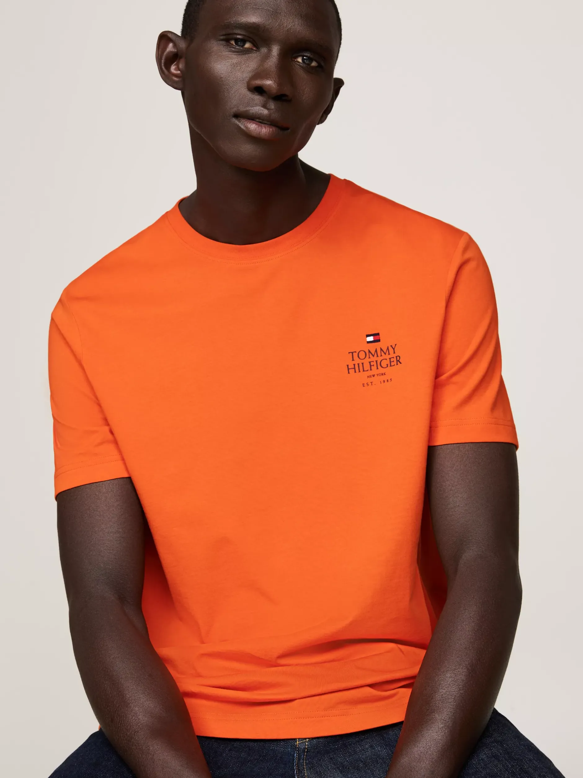 T-Shirty*Tommy Hilfiger T-shirt Z Okrągłym Dekoltem I Logo BONFIRE ORANGE