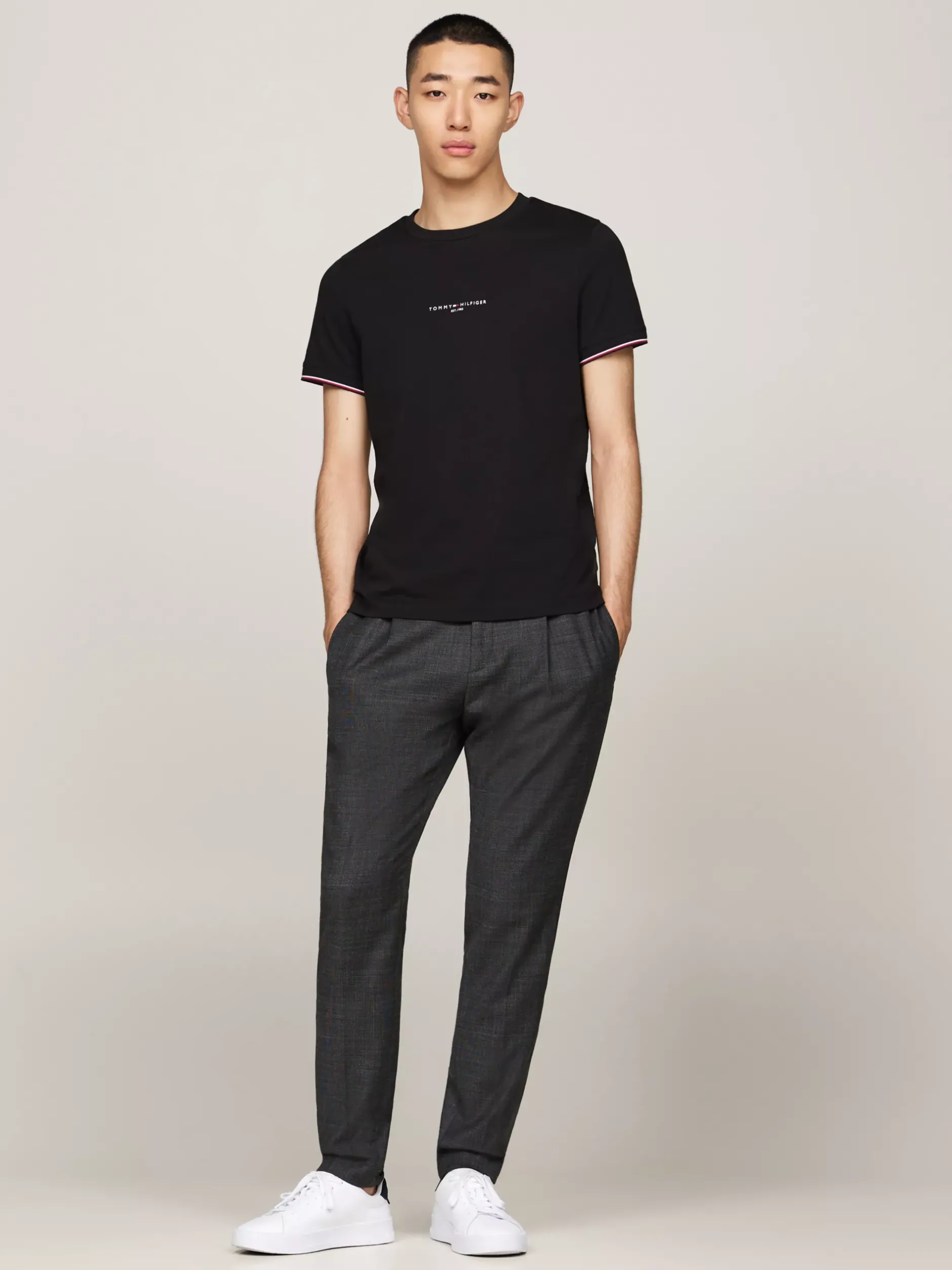 T-Shirty*Tommy Hilfiger T-shirt Z Ozdobnym Wykończeniem Rękawów BLACK