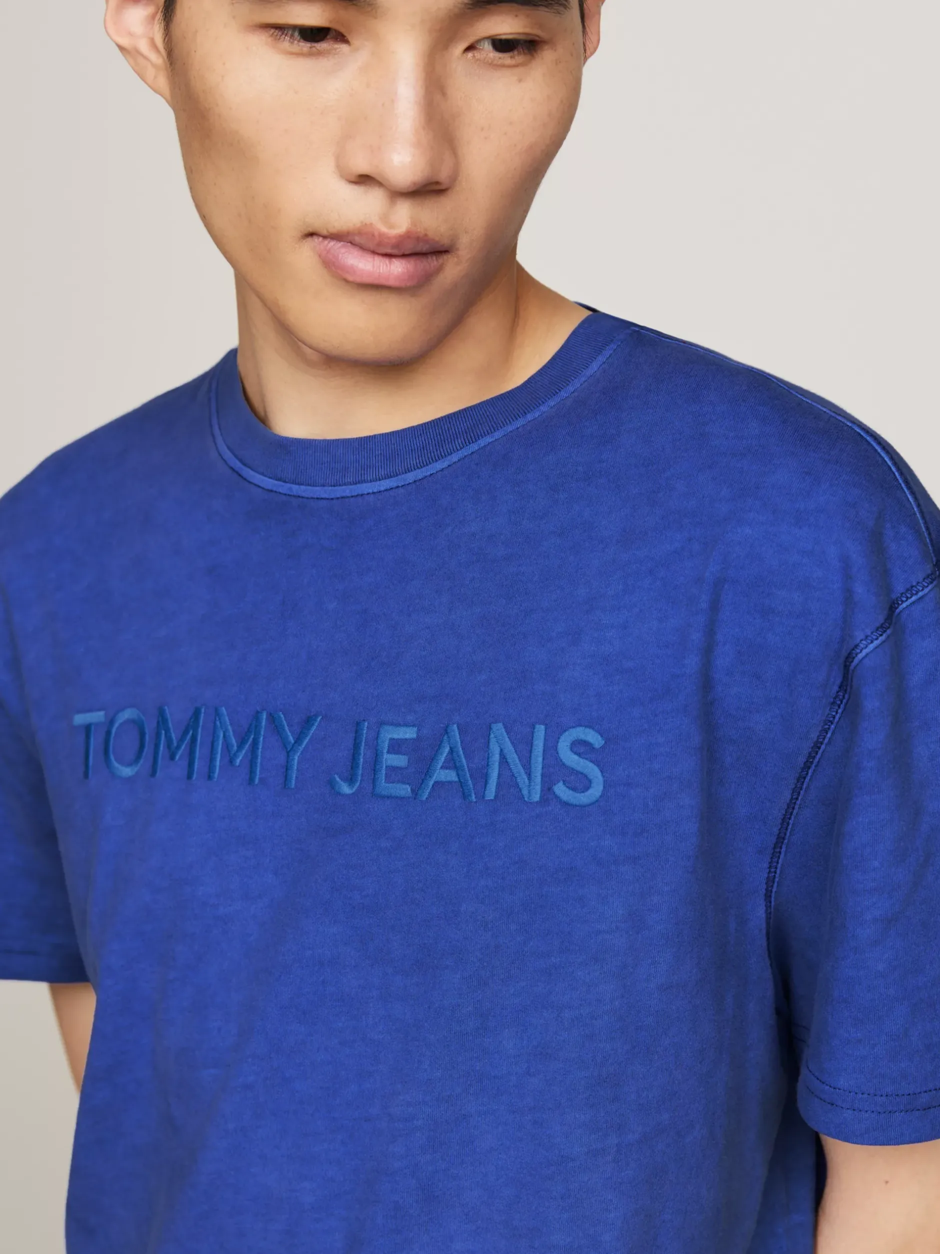 T-Shirty*Tommy Hilfiger T-shirt Z Wyhaftowanym Logo BRIGHT BLUE