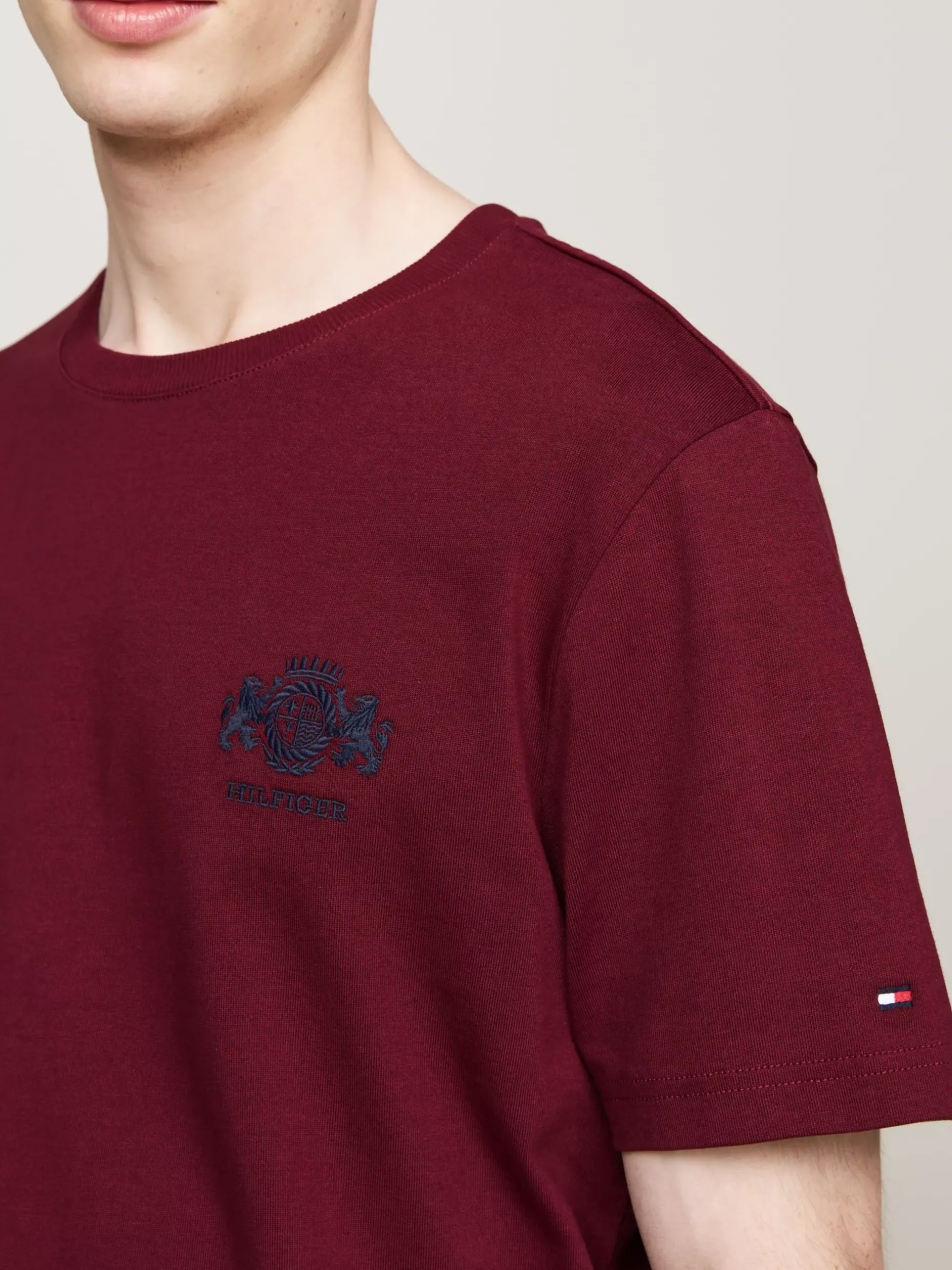 T-Shirty*Tommy Hilfiger T-shirt Z Wyhaftowanym Logo DEEP ROUGE